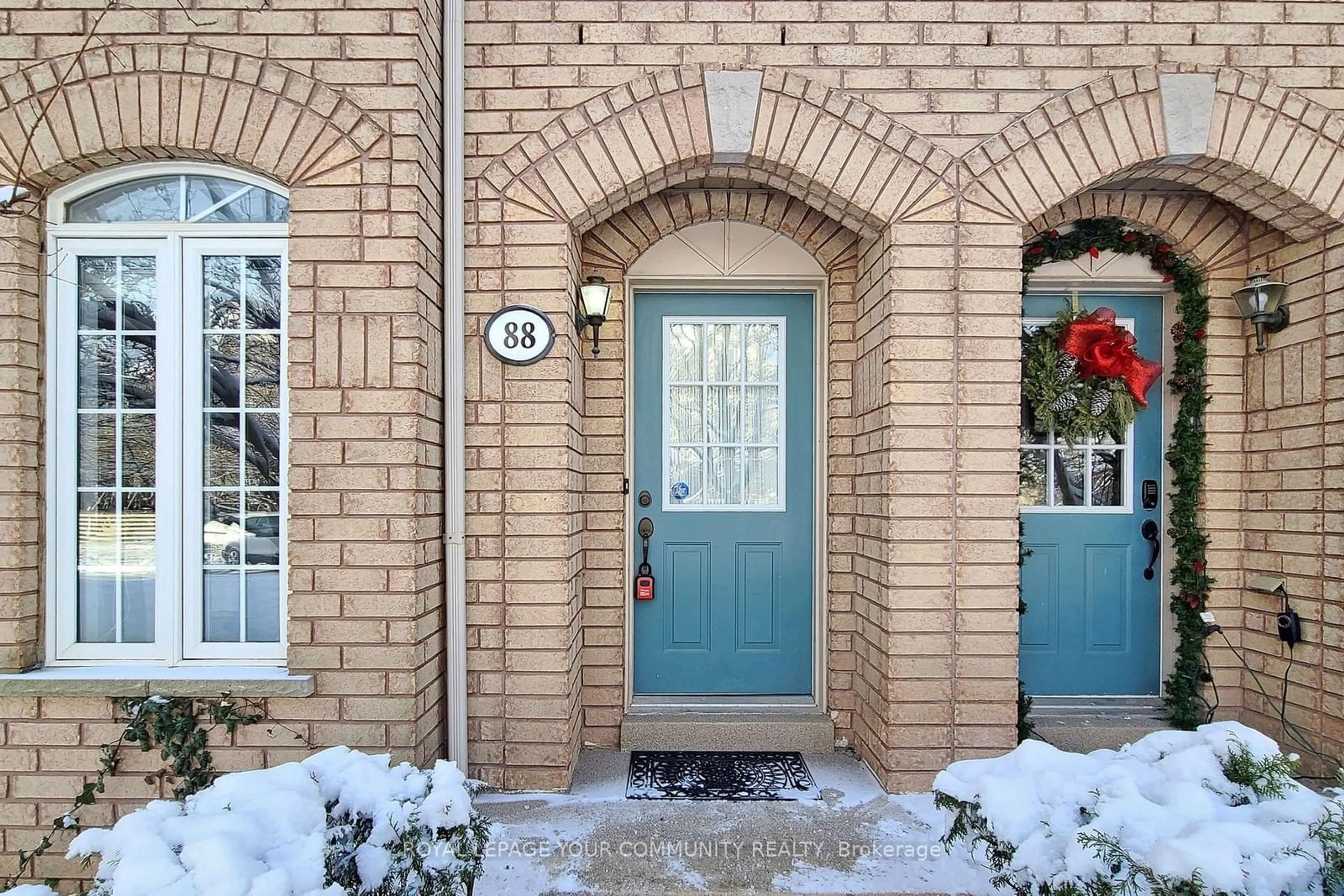 Indoor entryway for 88 Gatwick Dr, Oakville Ontario L6H 6V2