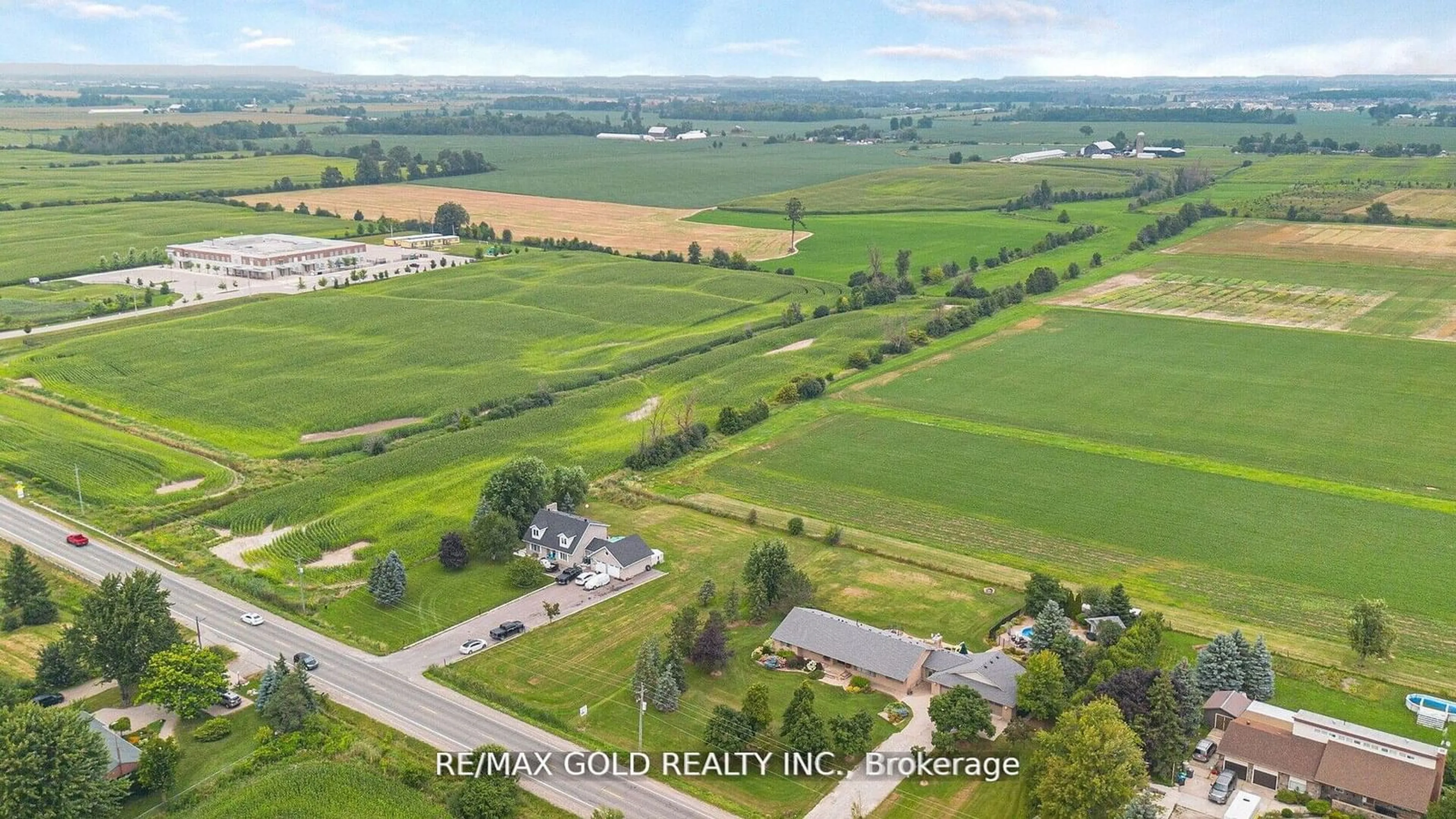 A pic from outside/outdoor area/front of a property/back of a property/a pic from drone, unknown for 12191 Mississauga Rd, Caledon Ontario L7C 1X1