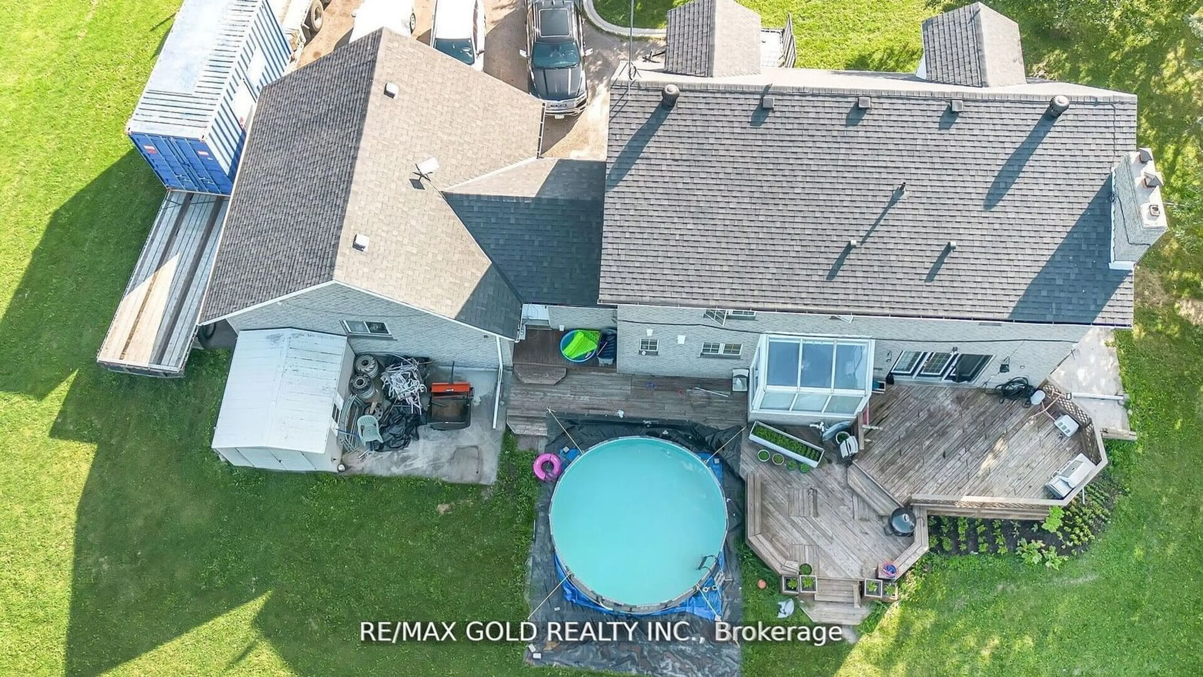 A pic from outside/outdoor area/front of a property/back of a property/a pic from drone, unknown for 12191 Mississauga Rd, Caledon Ontario L7C 1X1