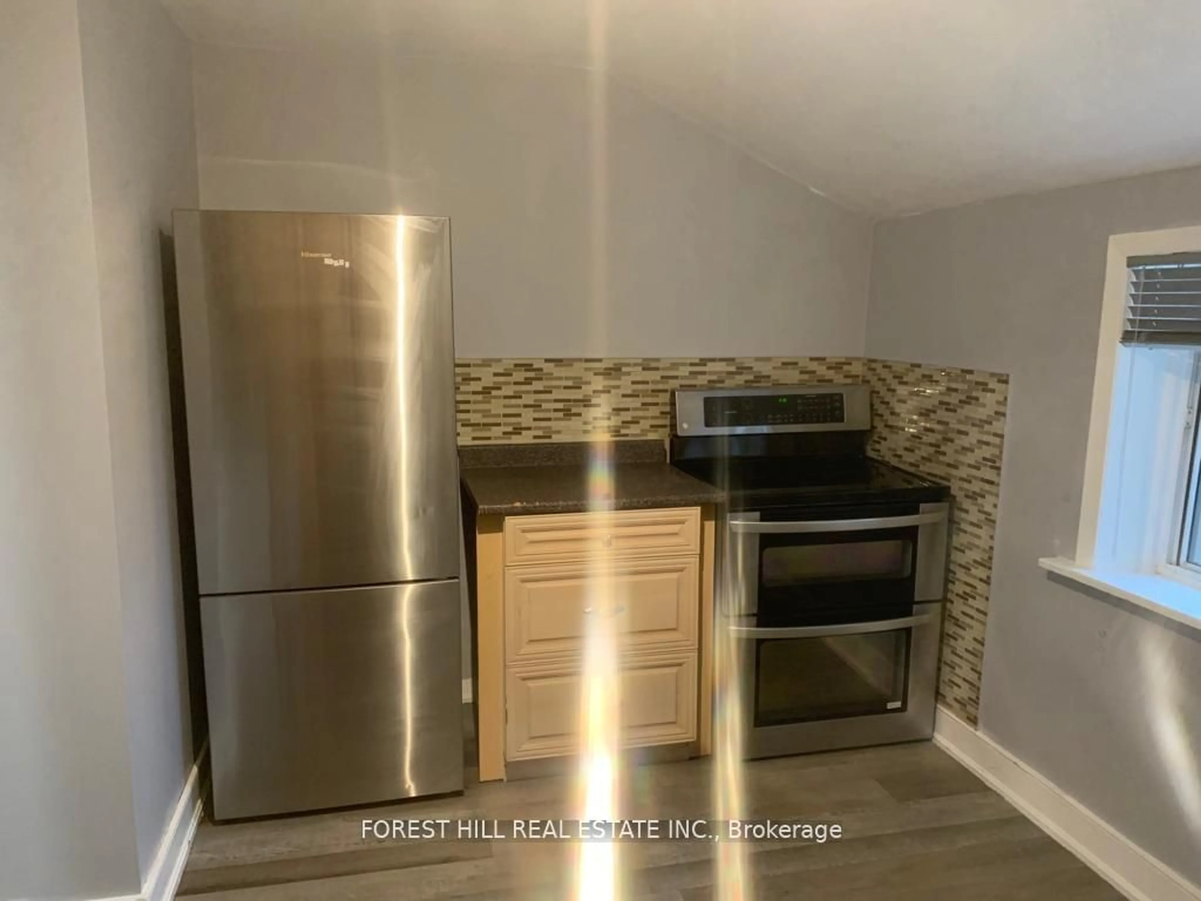 Standard kitchen, unknown for 1396 Leighland Rd, Burlington Ontario L7R 3S8