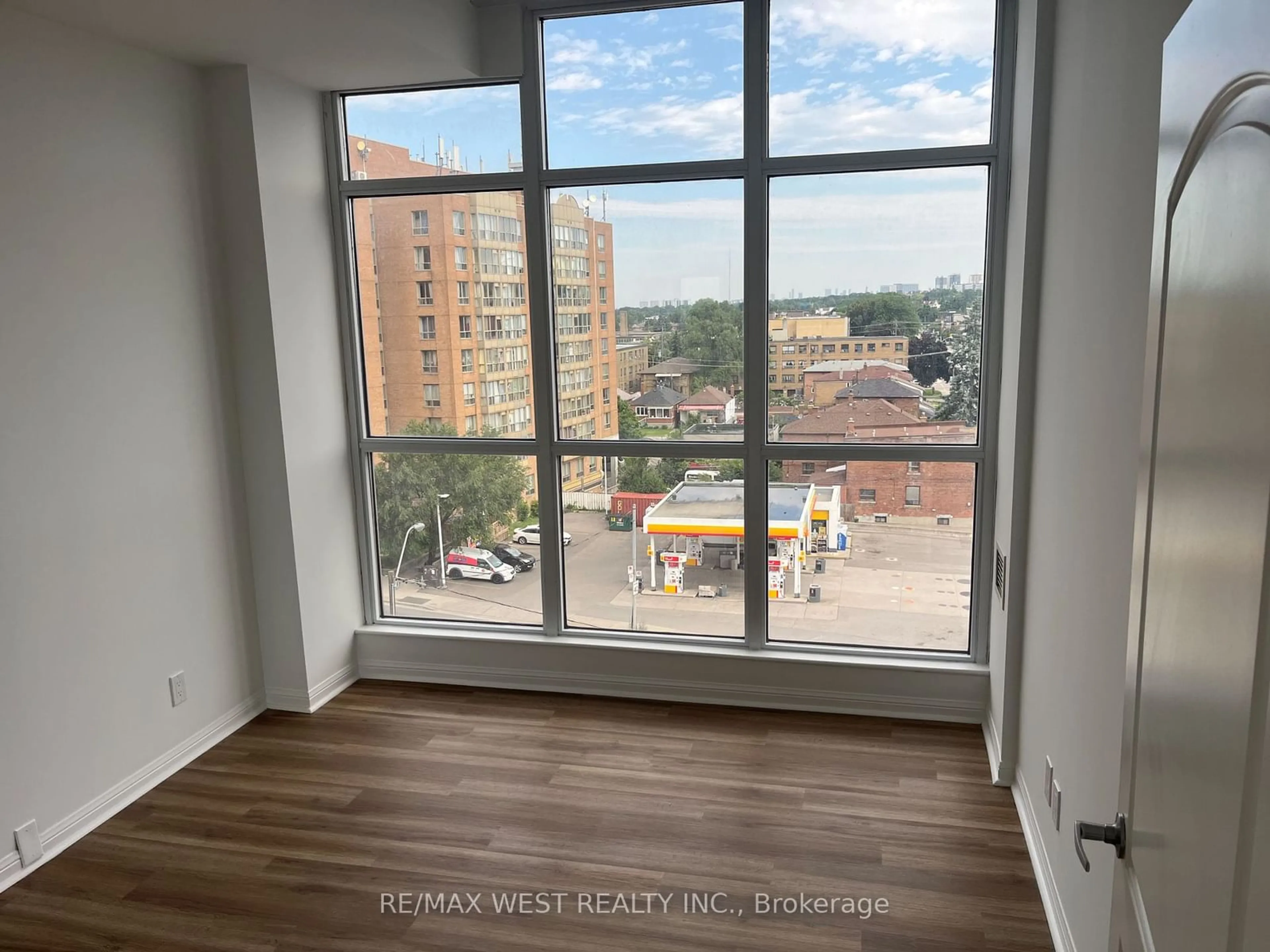 A pic of a room for 1600 Keele St #606, Toronto Ontario M6N 5J1