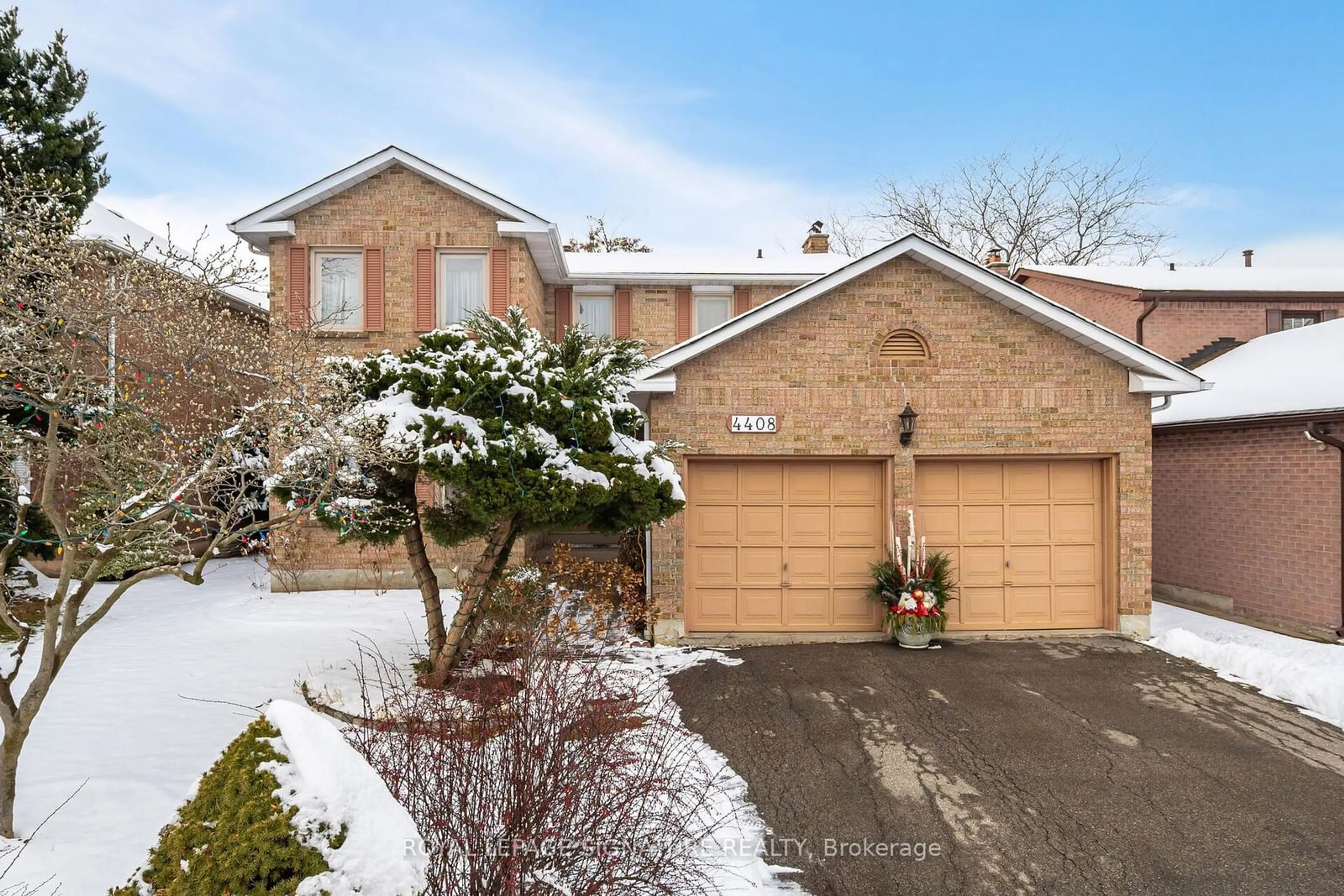 Home with brick exterior material, street for 4408 Beacon Lane, Mississauga Ontario L5C 4J7