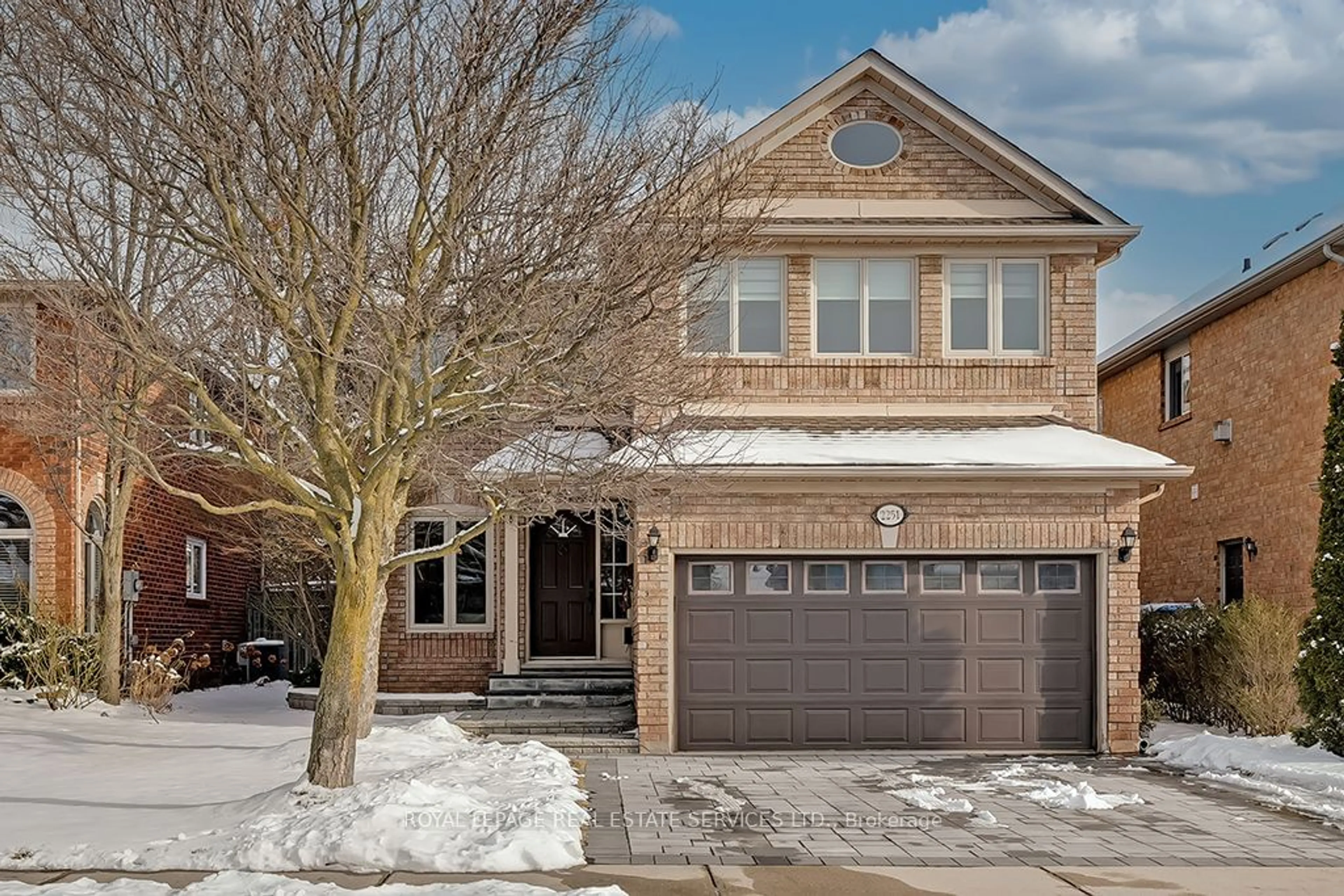 Home with brick exterior material, street for 2251 Vista Oak Rd, Oakville Ontario L6M 3L8