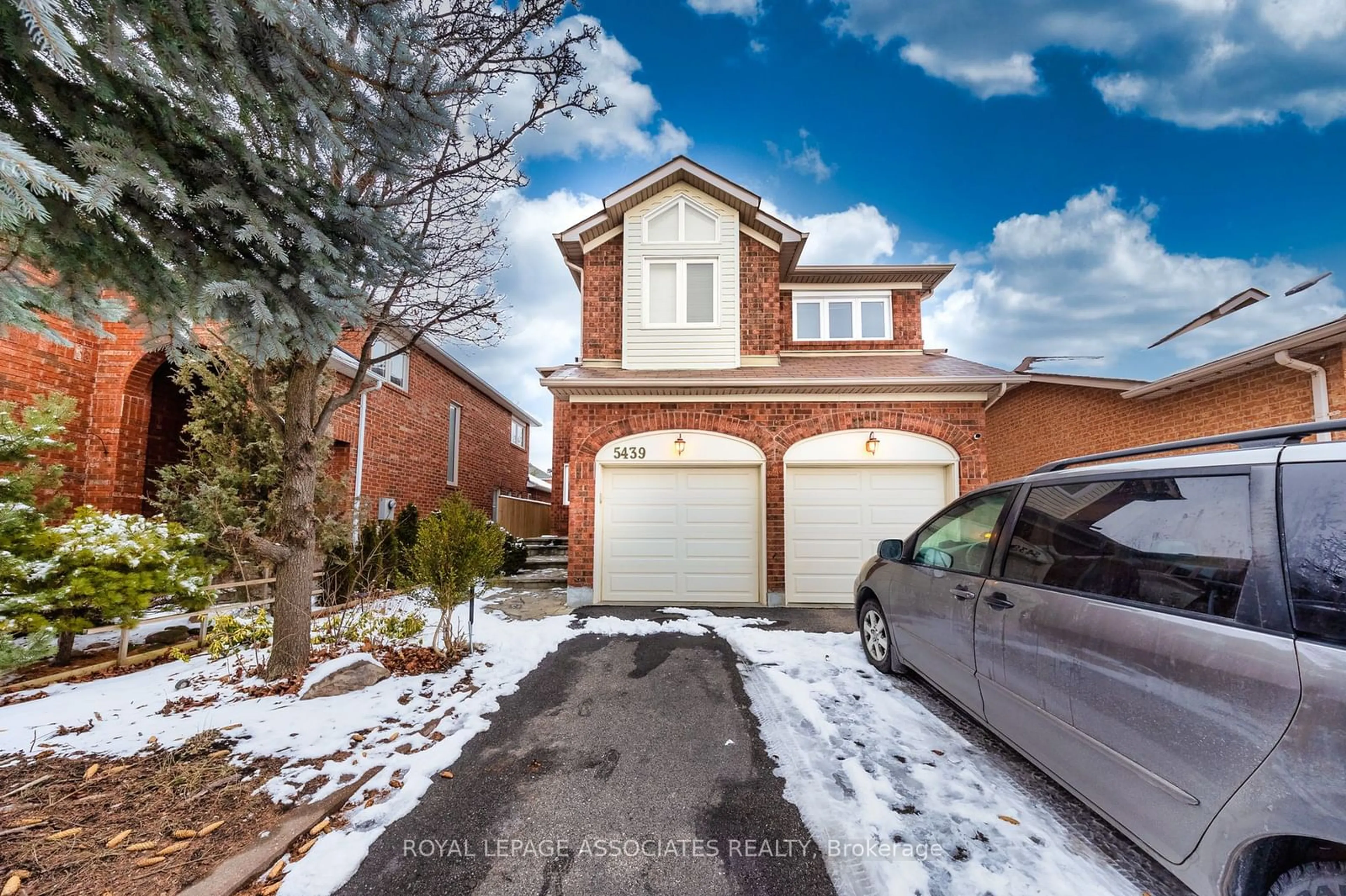 Home with brick exterior material, street for 5439 Razorbill Crt, Mississauga Ontario L5V 2C9