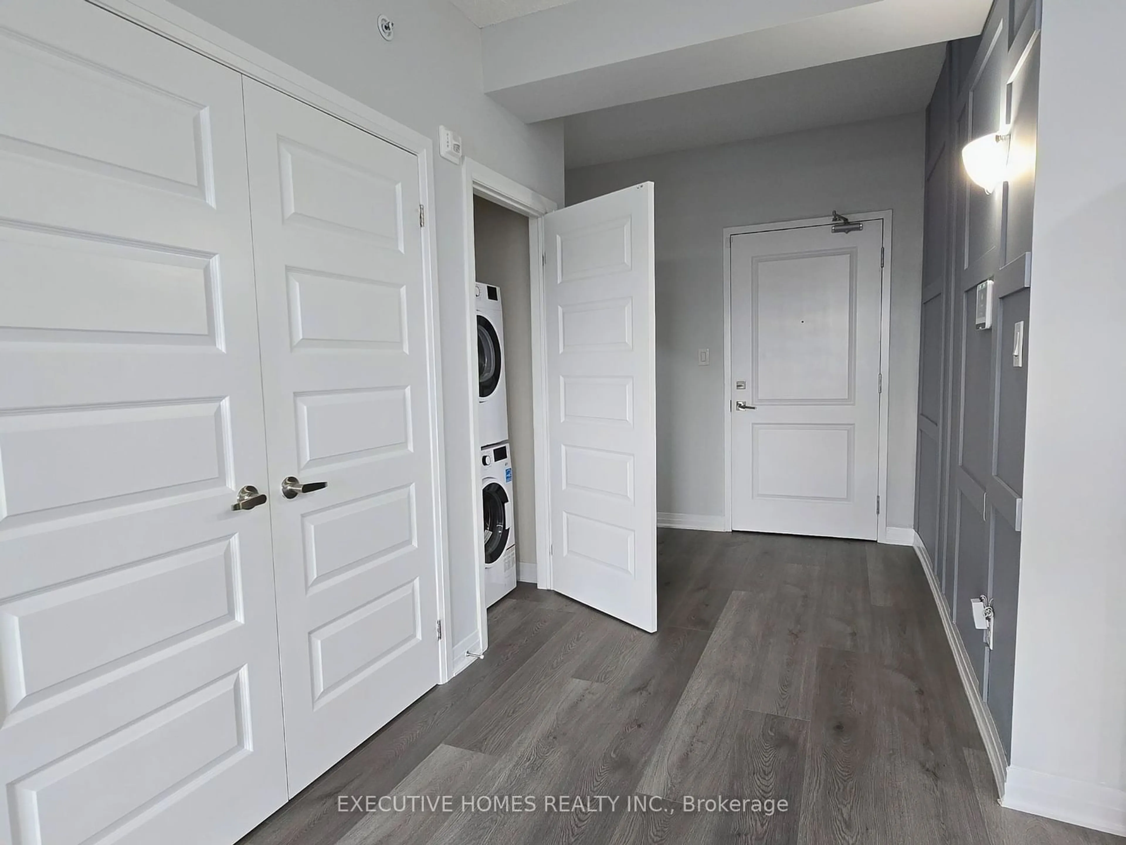 Indoor entryway for 610 Farmstead Dr #510, Milton Ontario L9T 8X5