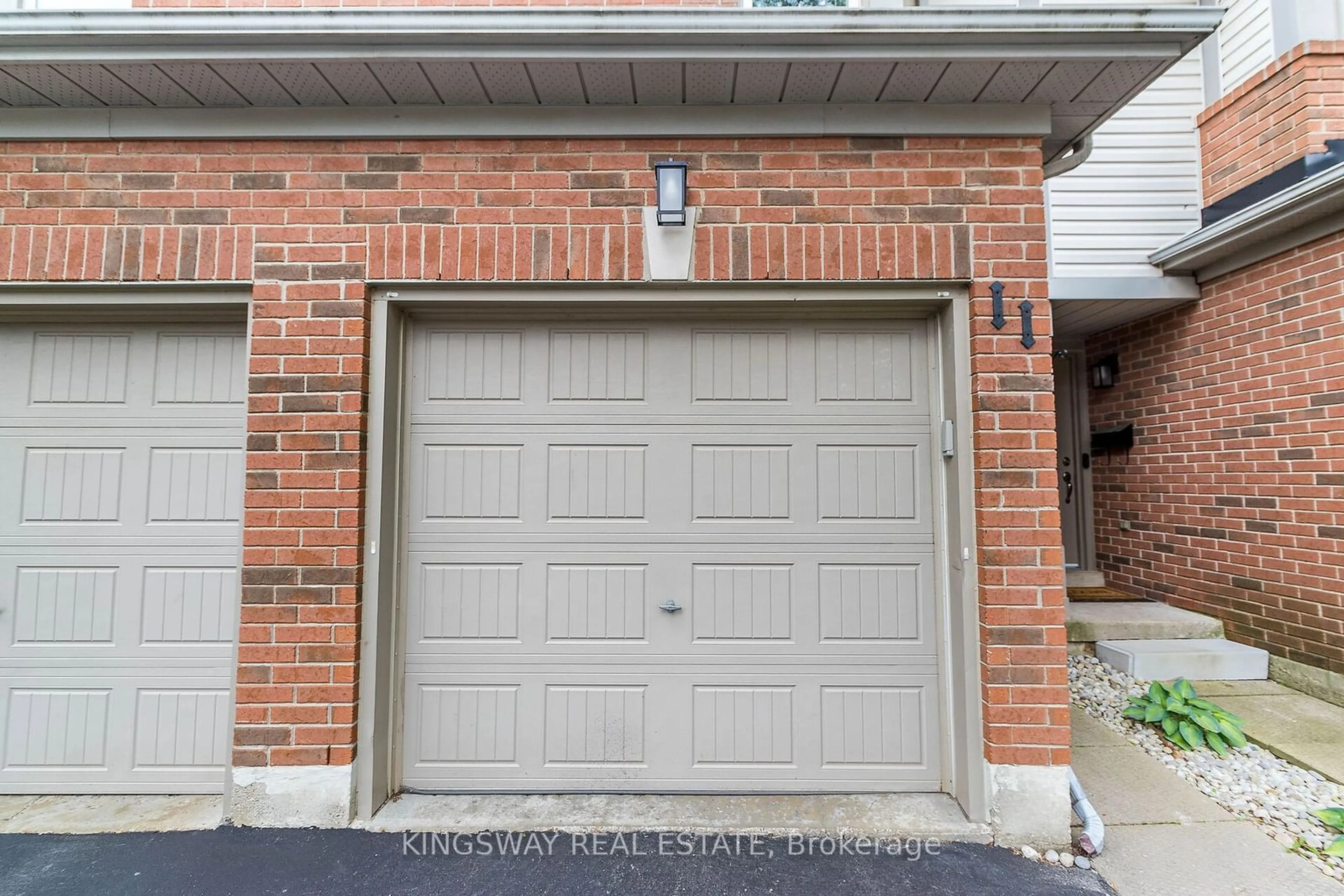 Home with brick exterior material, street for 2920 Headon Forest Dr #11, Burlington Ontario L7M 3Z7