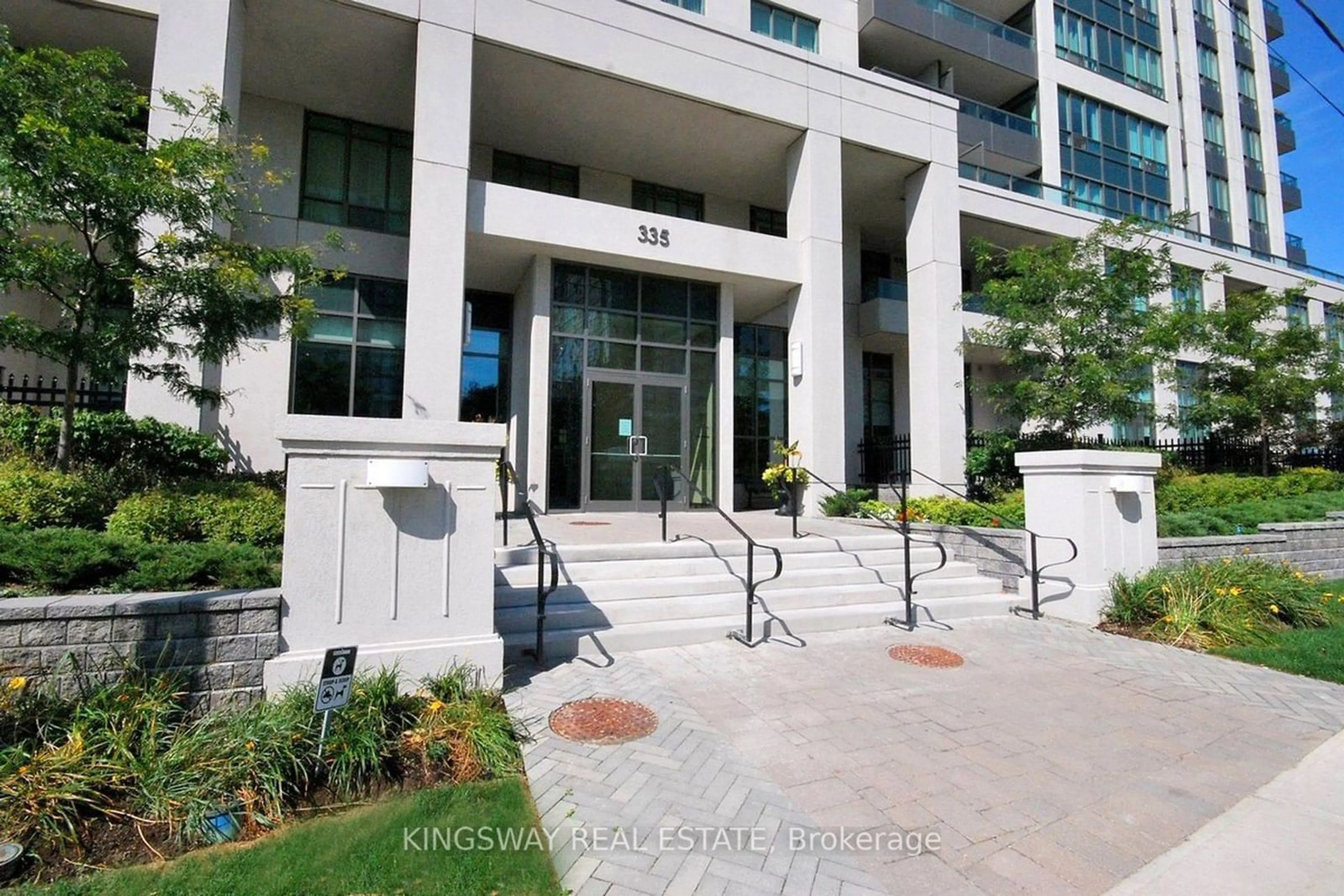 Indoor foyer for 335 Rathburn Rd #1605, Mississauga Ontario L5B 0C8