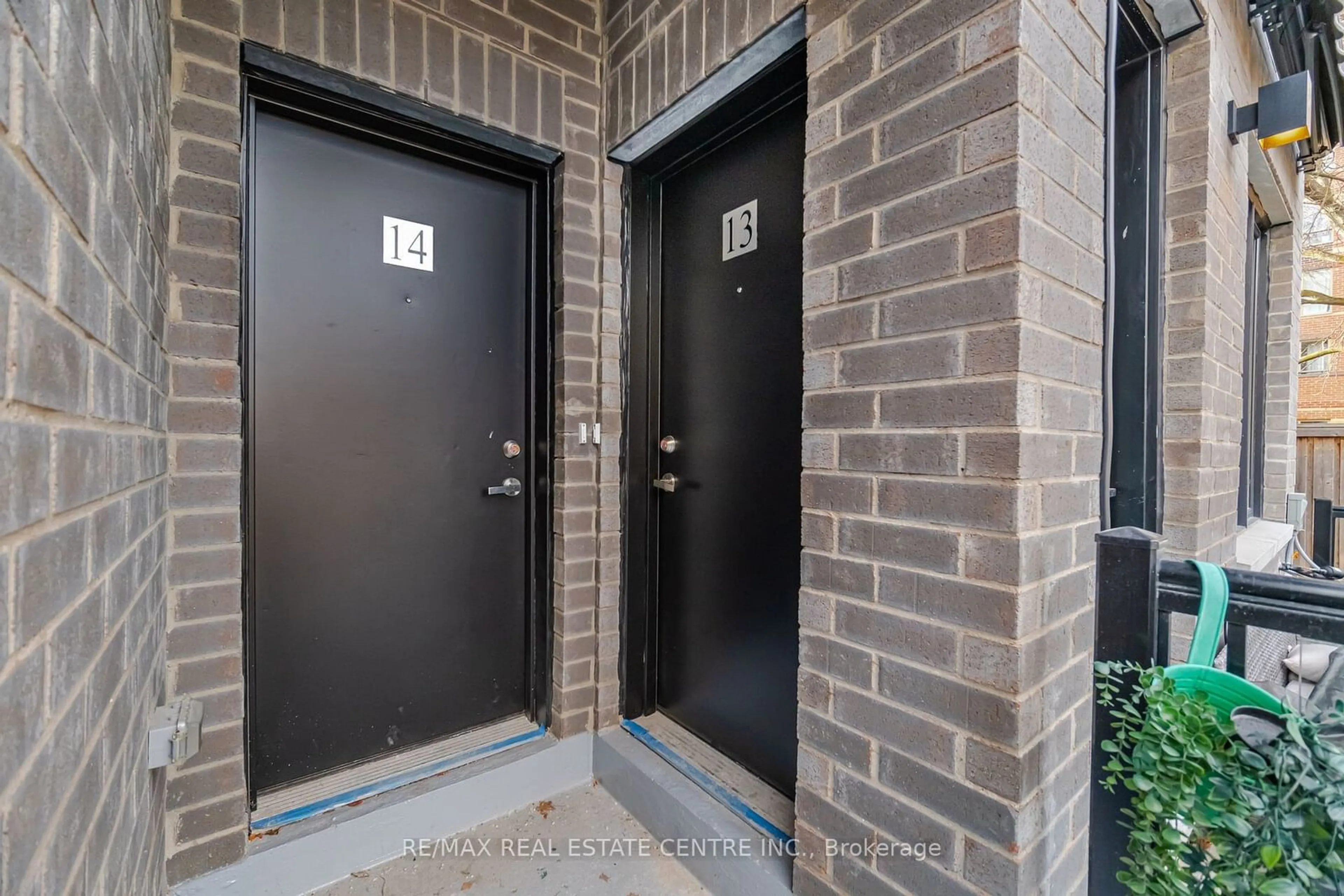 Indoor entryway for 3562 Colonial Dr #13, Mississauga Ontario L5L 5R9