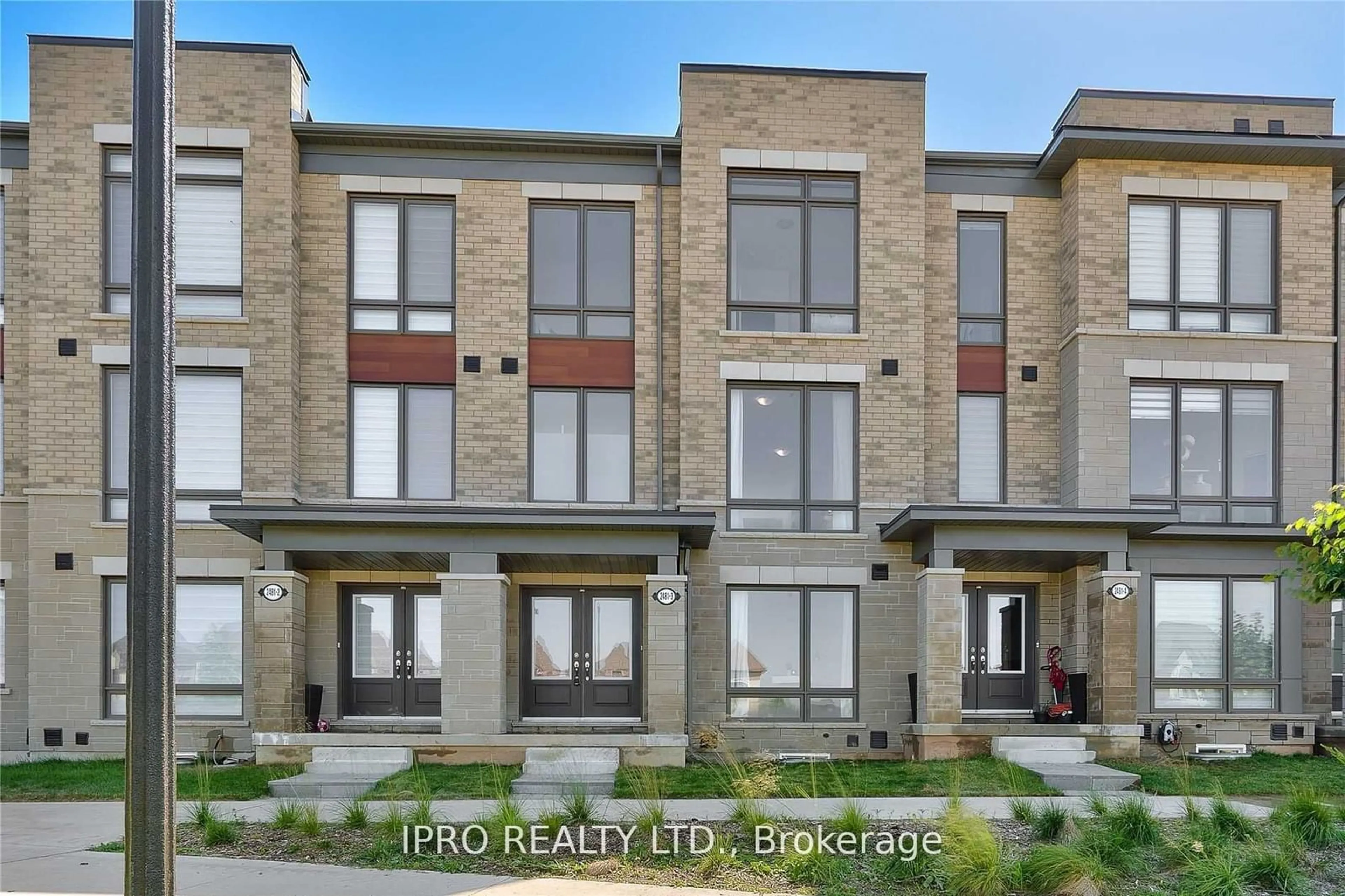 Home with brick exterior material, street for 2481 Badger Cres #3, Oakville Ontario L6M 5M1