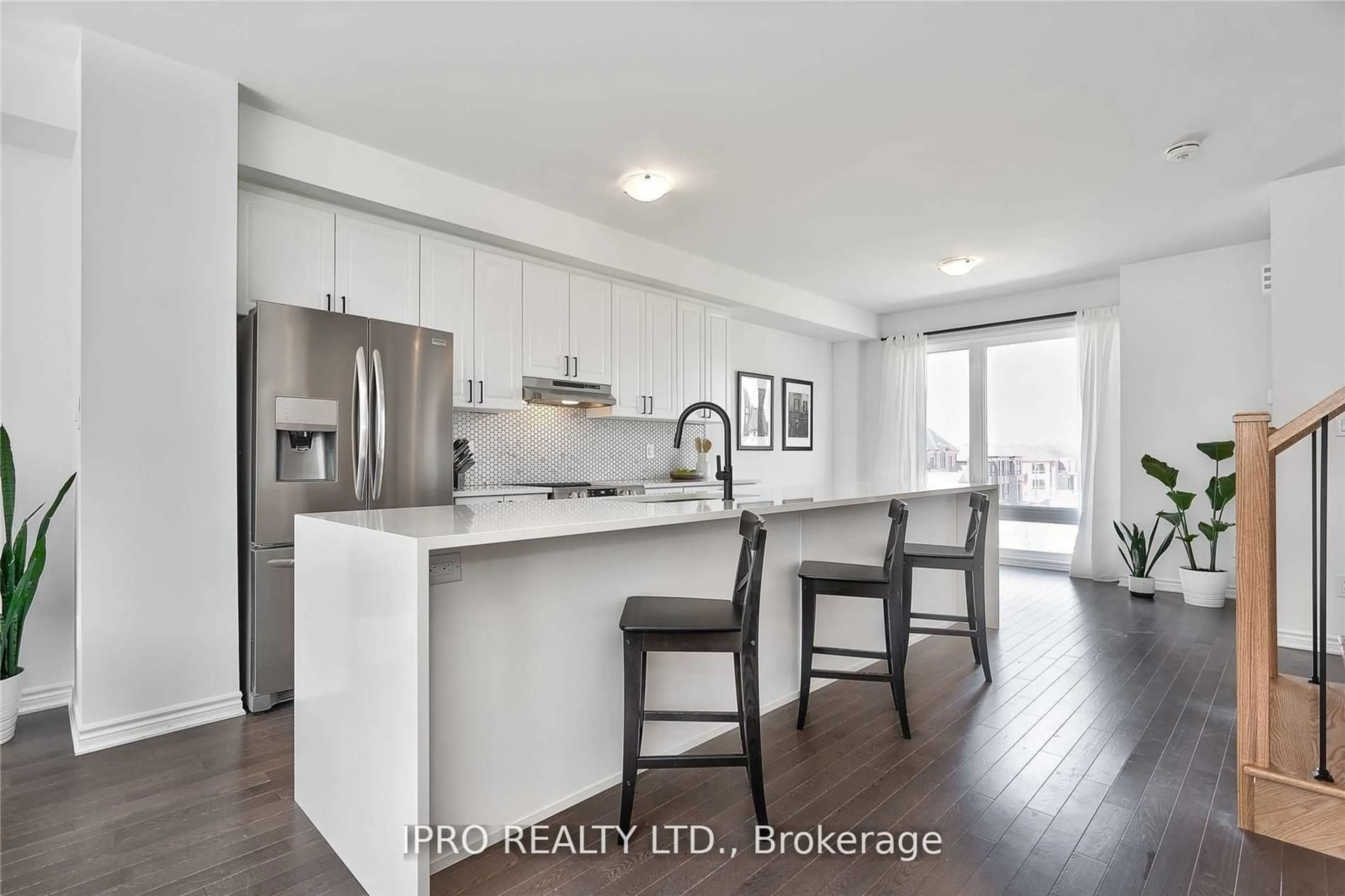 Open concept kitchen, wood/laminate floor for 2481 Badger Cres #3, Oakville Ontario L6M 5M1