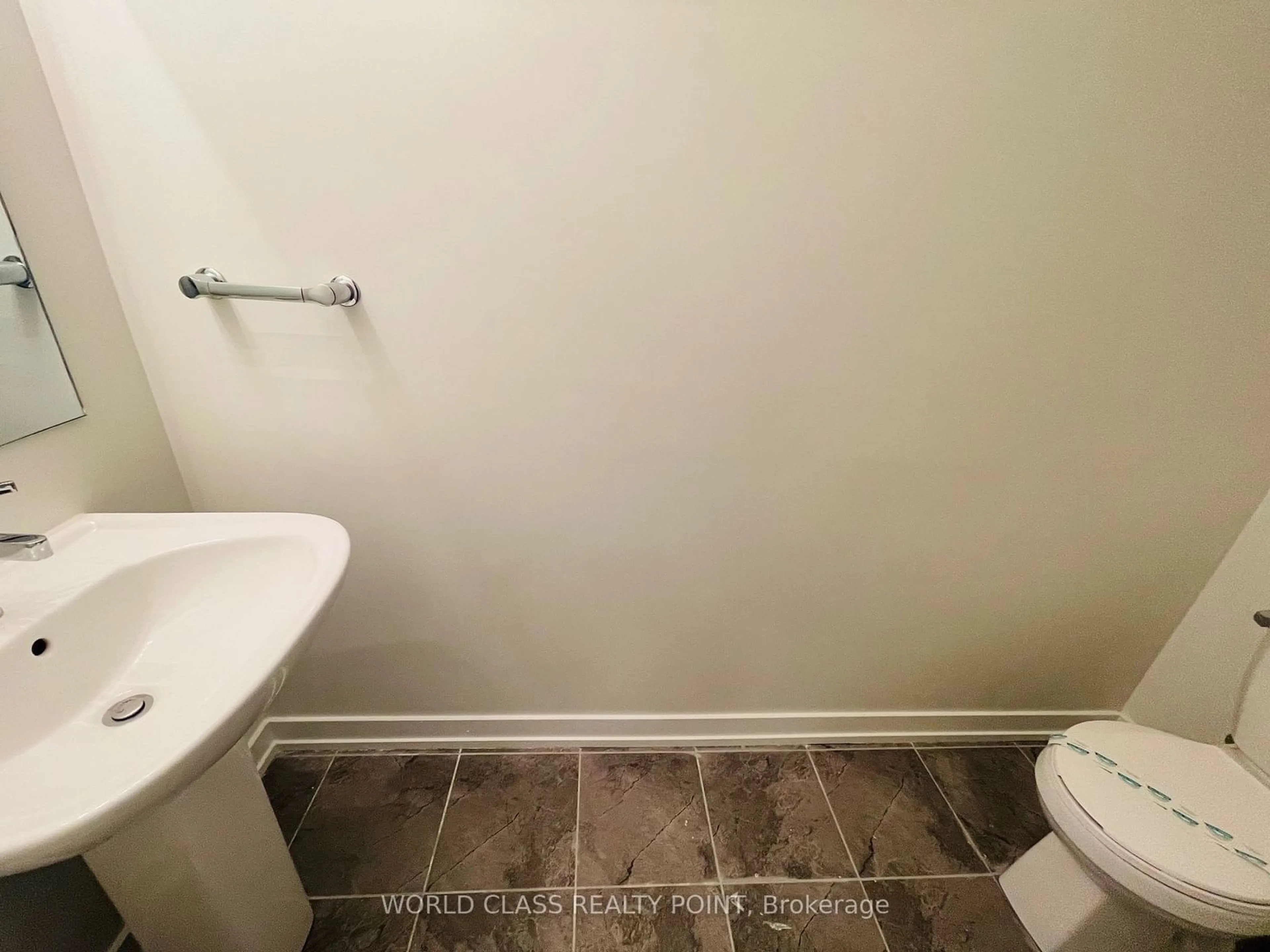 A pic of a room for 3546 Colonial Dr #33, Mississauga Ontario L5L 0C1