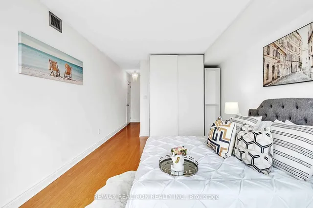 Additional property image - 2267 Lake Shore Blvd Unit 411