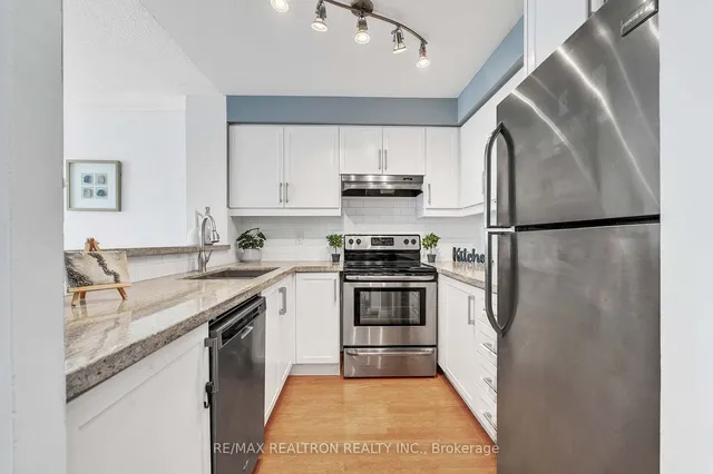 Additional property image - 2267 Lake Shore Blvd Unit 411