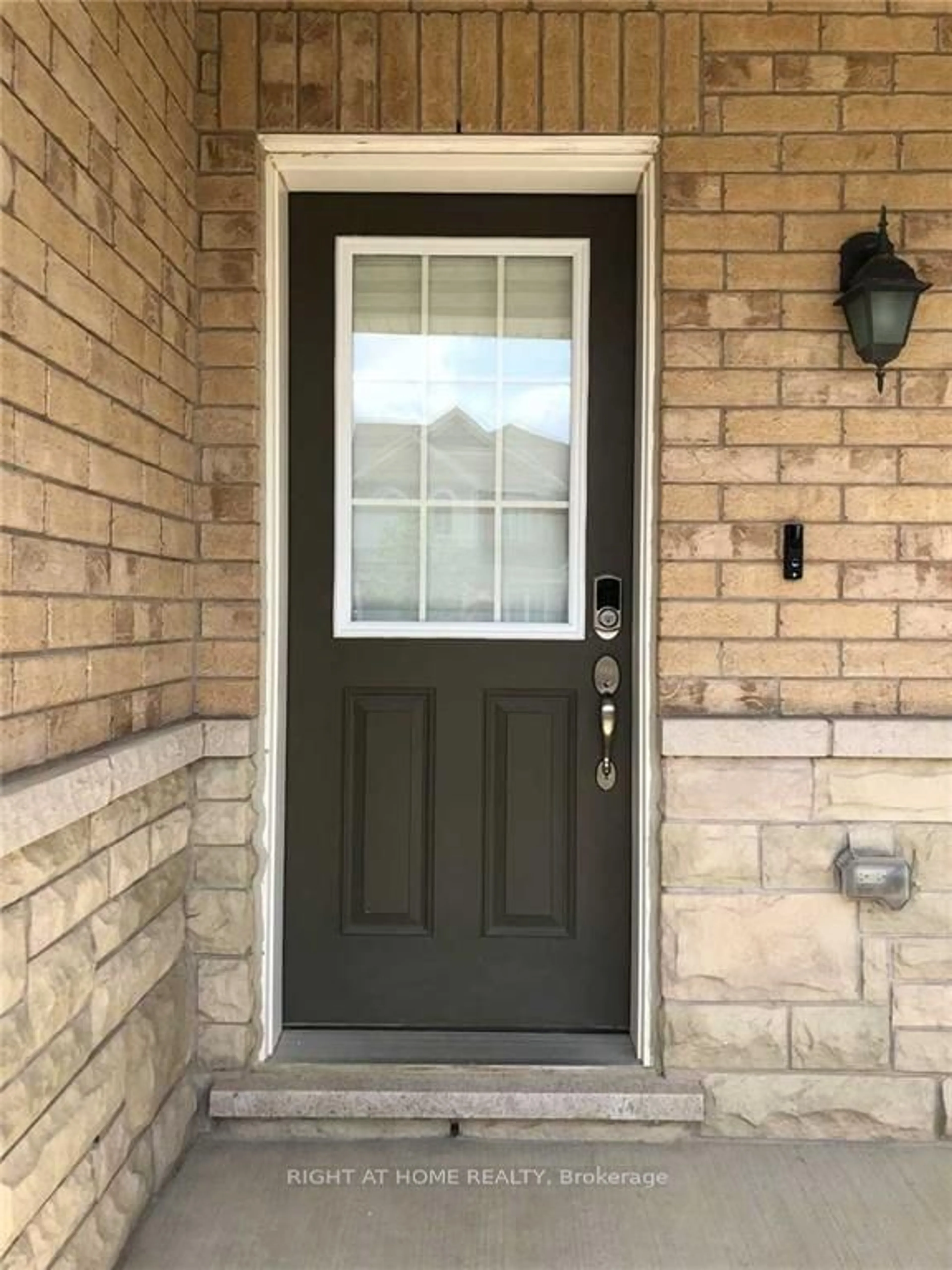 Indoor entryway for 933 Asleton Blvd, Milton Ontario L9T 8R8