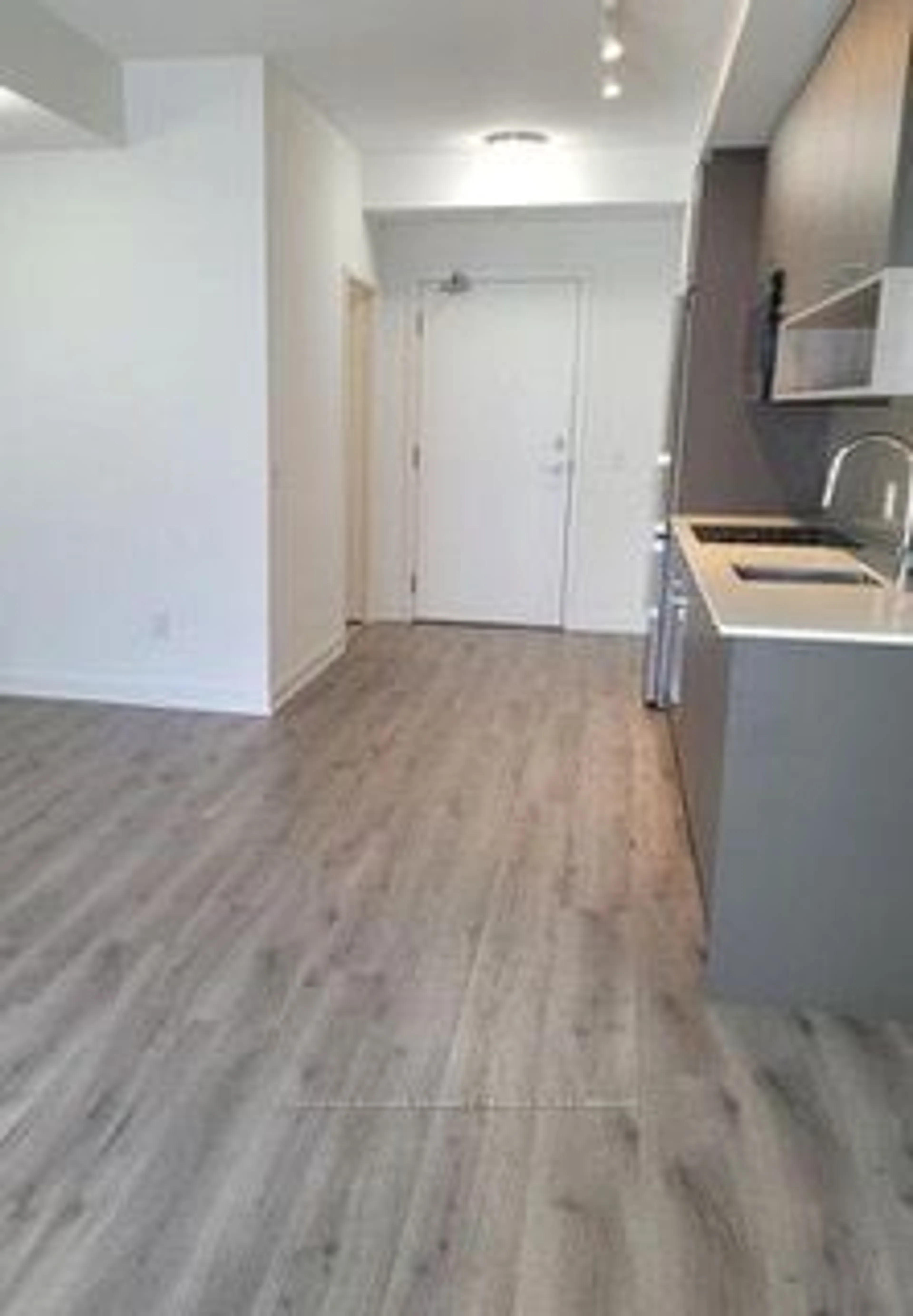 A pic of a room for 2401 Saw Whet Blvd, Oakville Ontario L6M 5L5