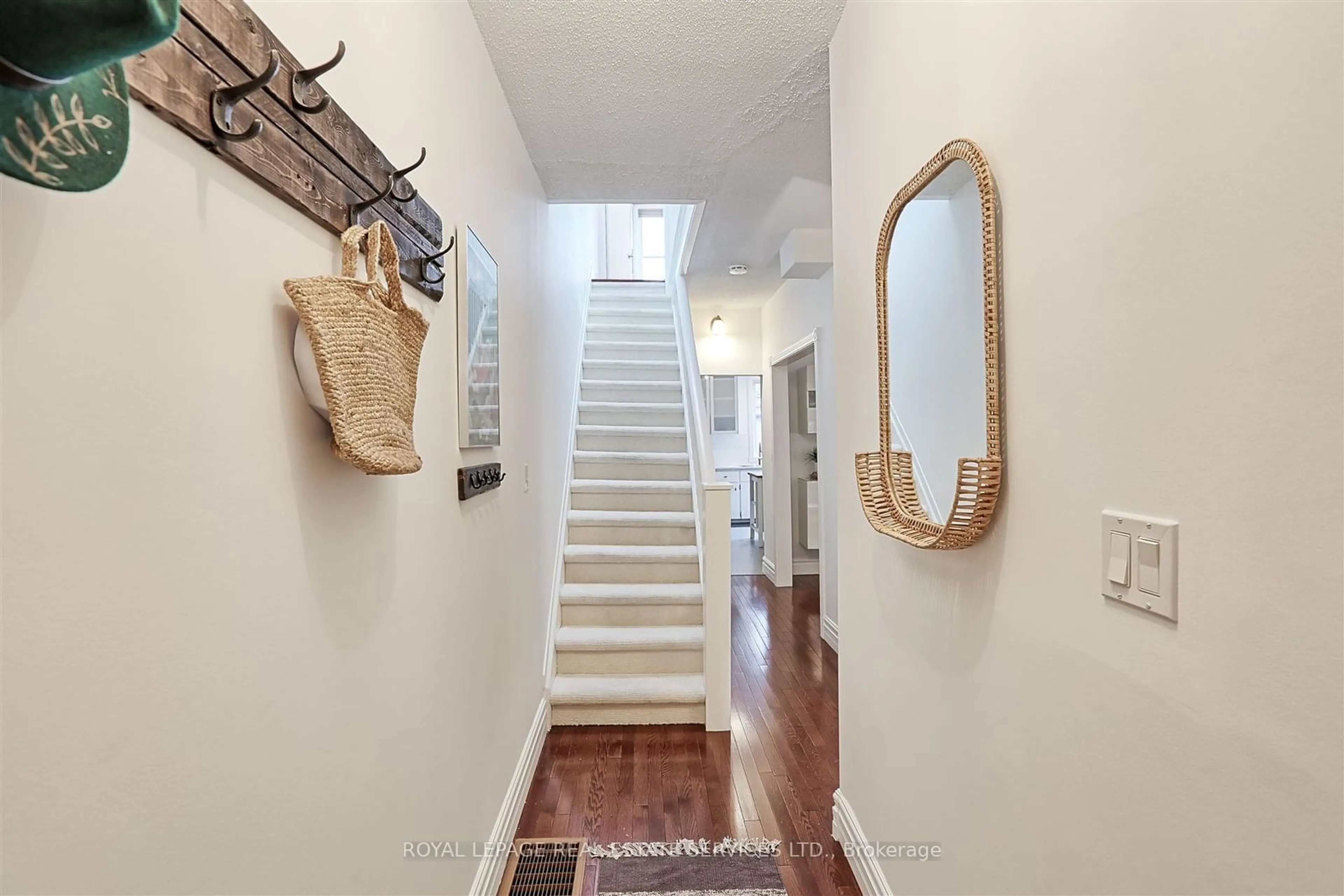 Indoor entryway for 354 Wallace Ave, Toronto Ontario M6P 3P2