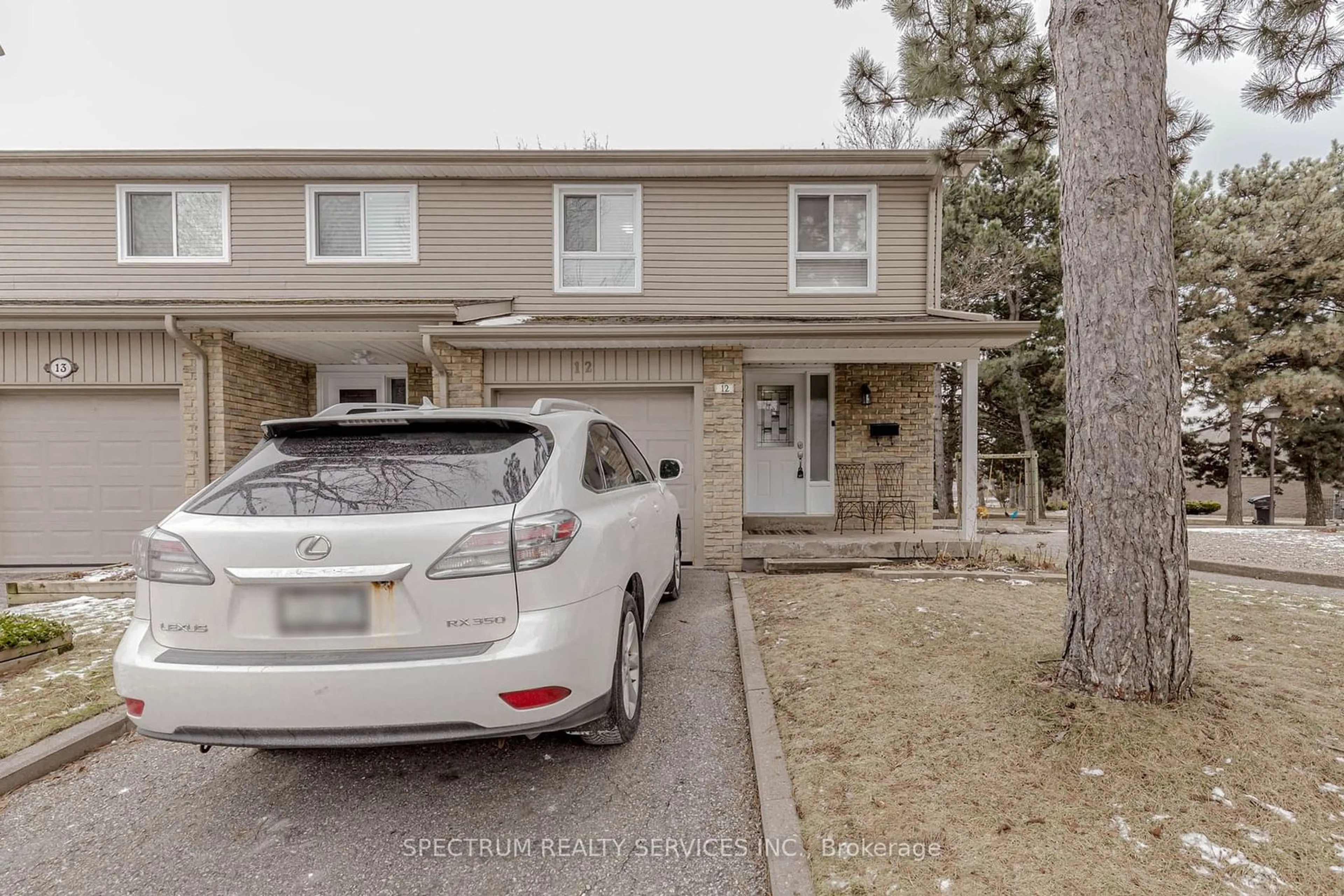 A pic from outside/outdoor area/front of a property/back of a property/a pic from drone, street for 5536 Montevideo Rd #12, Mississauga Ontario L5N 2P4