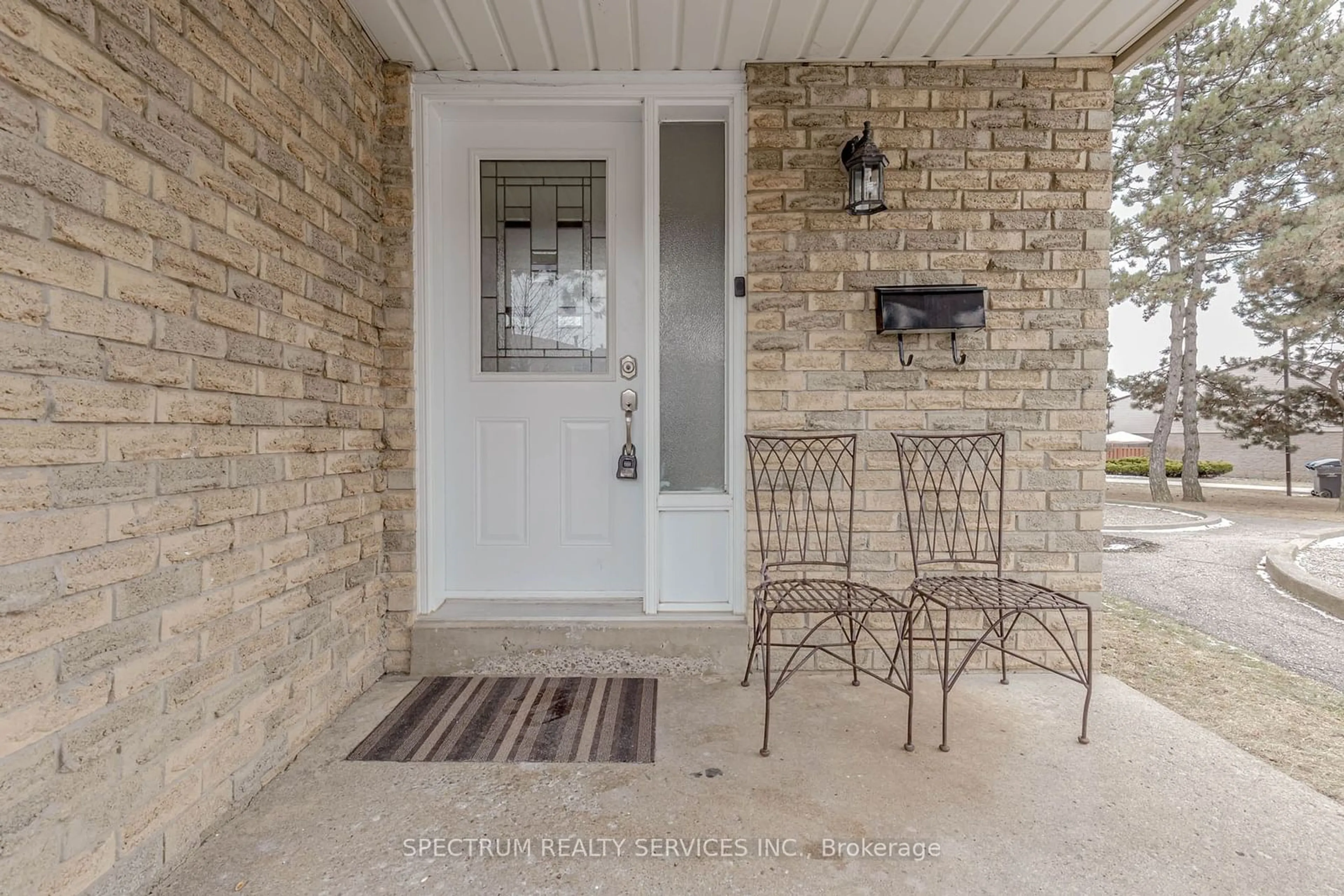 Indoor entryway for 5536 Montevideo Rd #12, Mississauga Ontario L5N 2P4