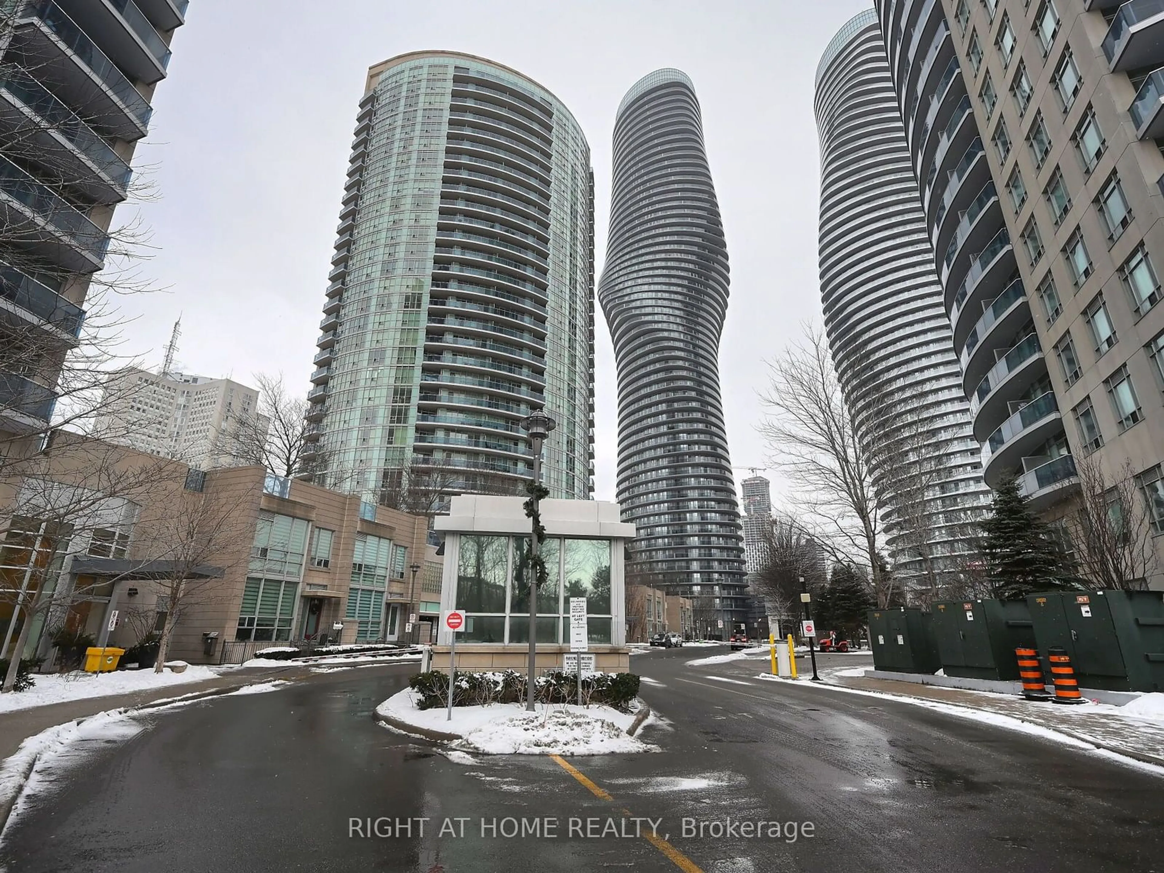 Blurry image for 90 Absolute Ave #908, Mississauga Ontario L4Z 0A3