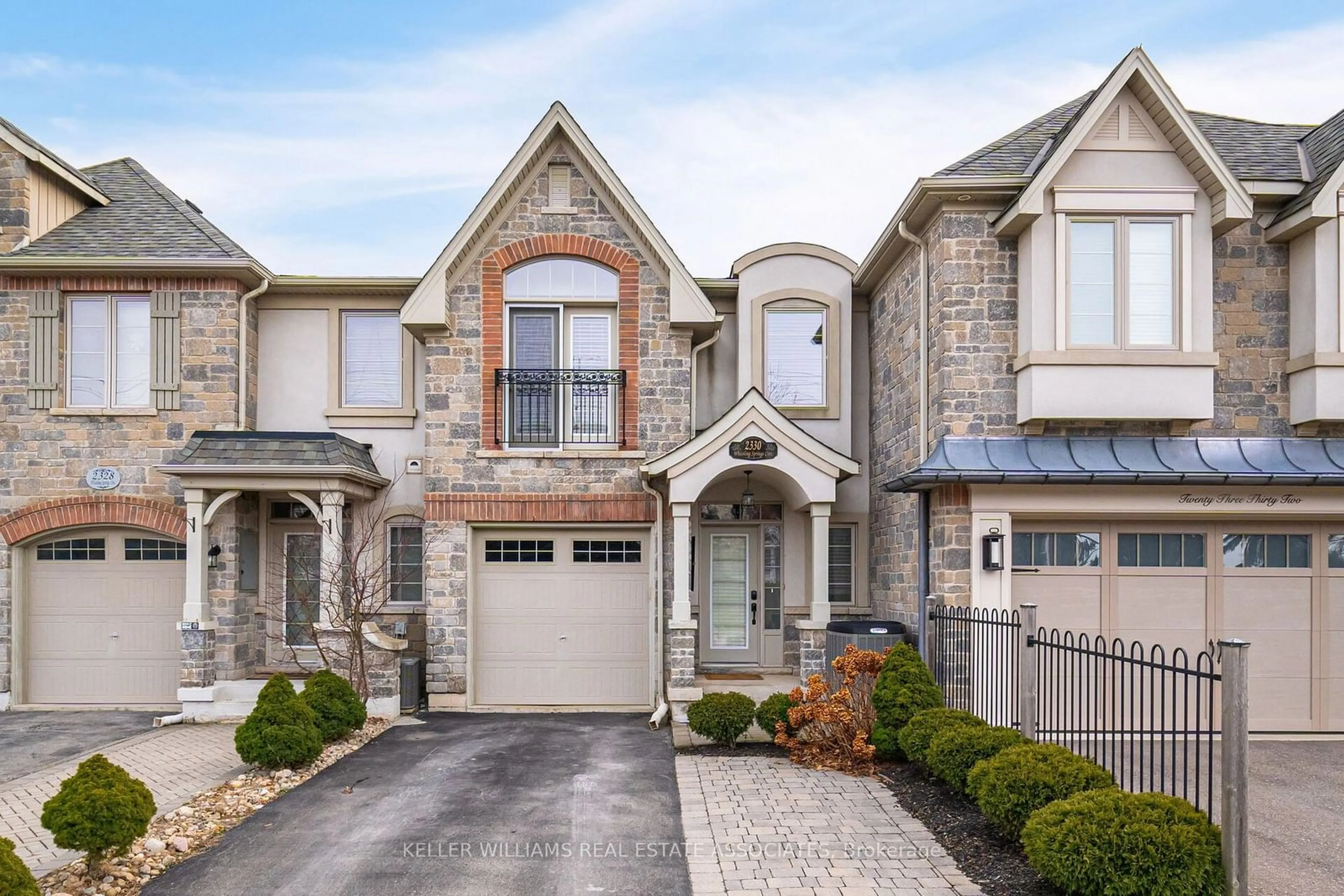 Home with brick exterior material, street for 2330 Whistling Springs Cres, Oakville Ontario L6M 0C3