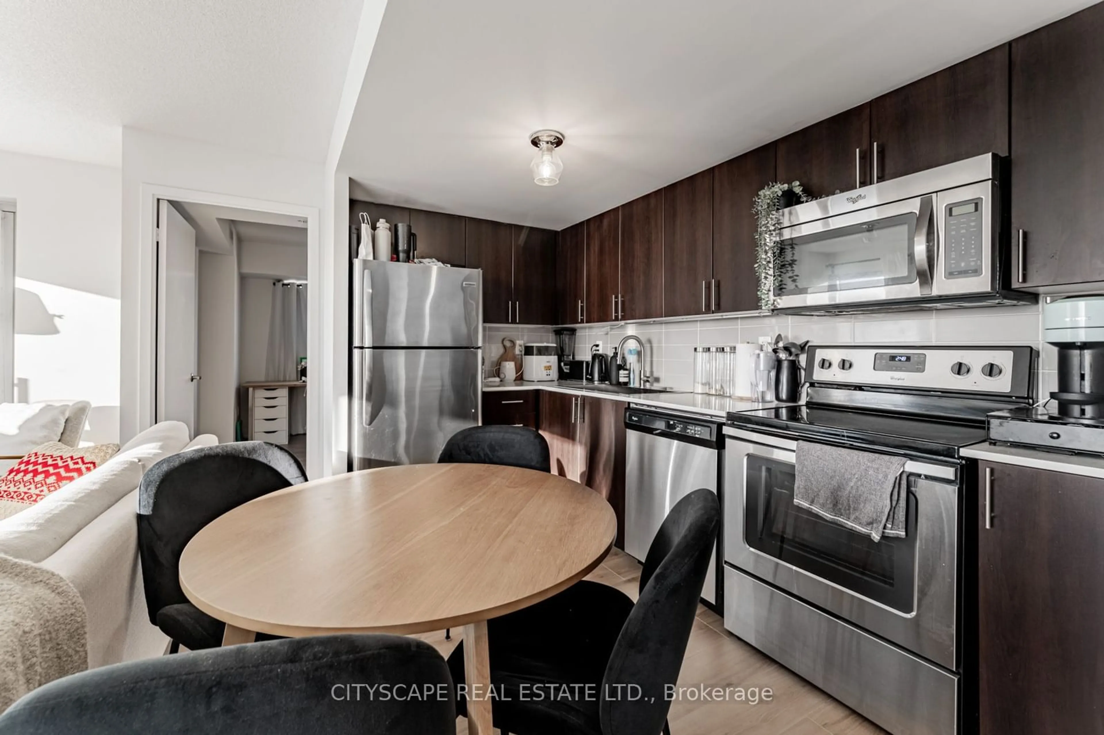 Unknown for 1410 Dupont St #2206, Toronto Ontario M6H 2B1