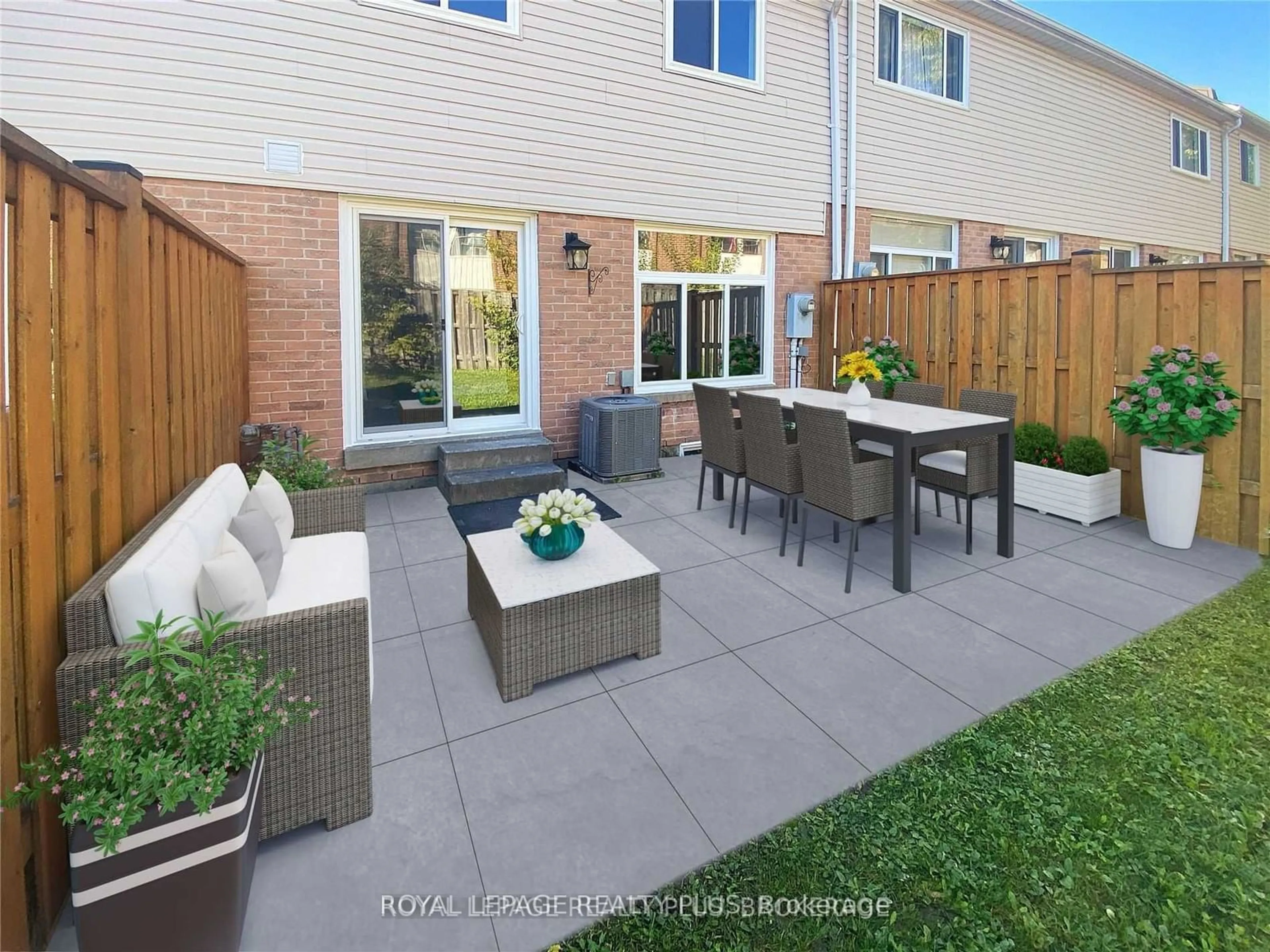 Patio, street for 1039 Cedarglen Gate #27, Mississauga Ontario L5C 3A7