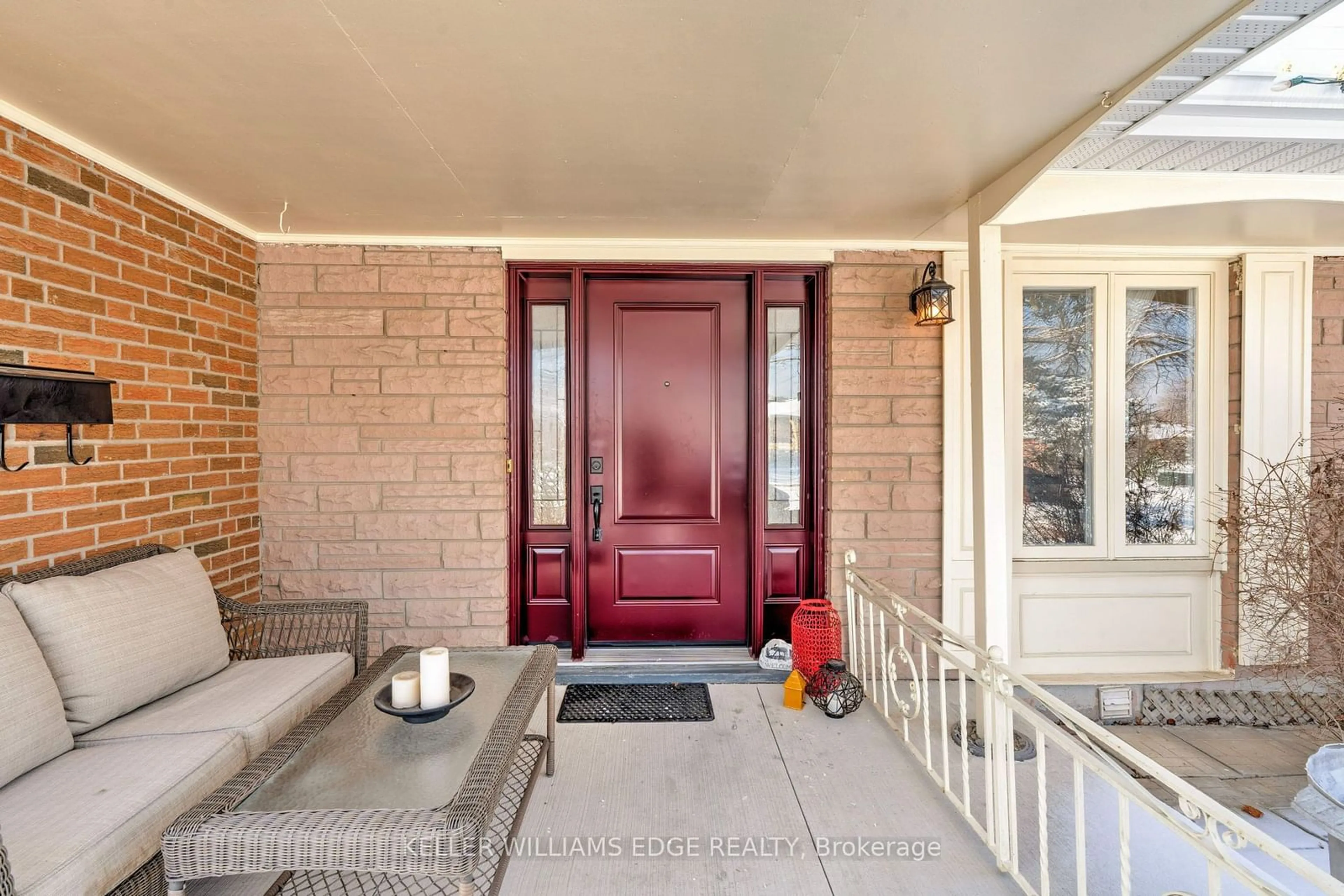 Indoor entryway for 31 Tinton Cres, Toronto Ontario M9V 2H9