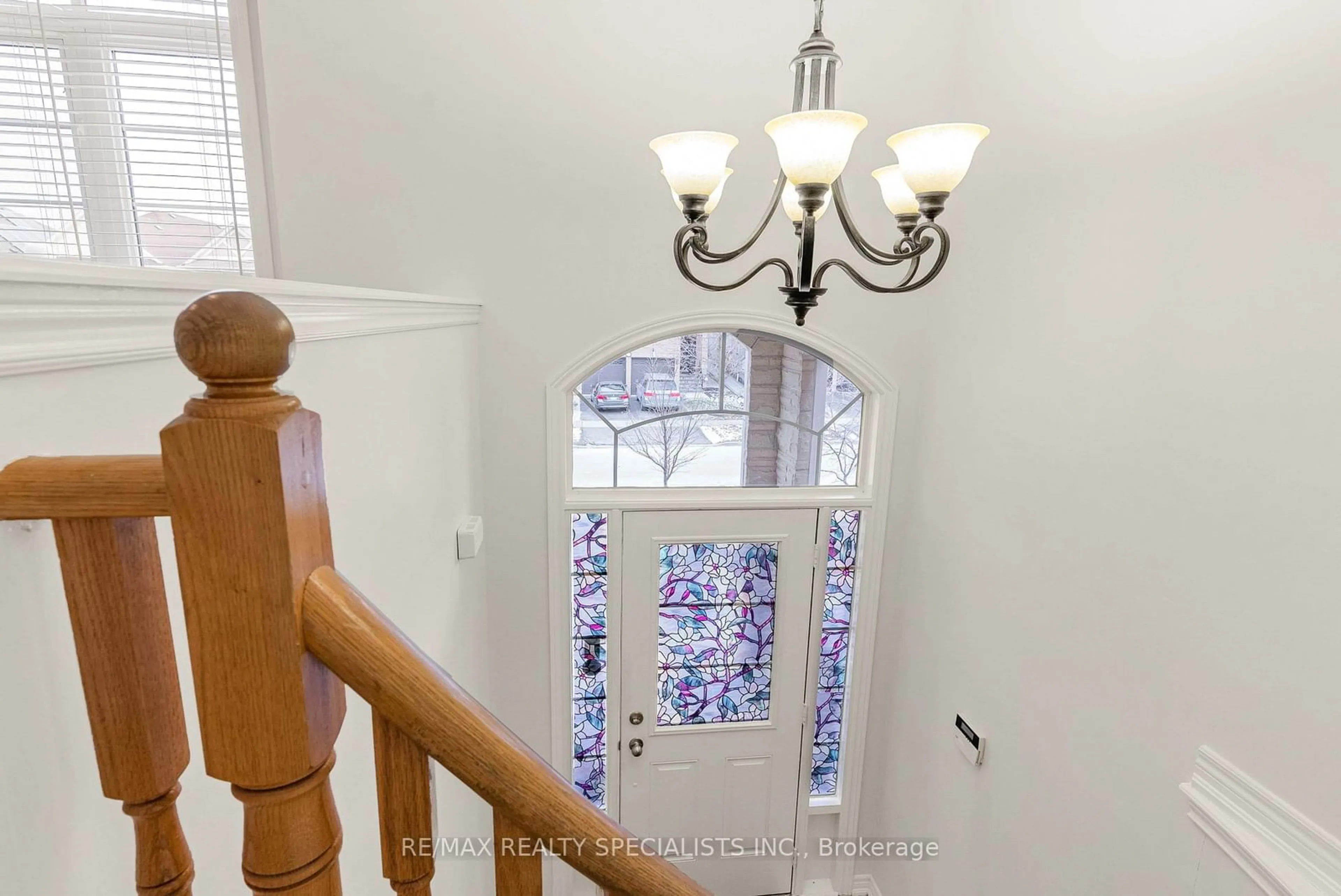 Indoor entryway for 3065 Mission Hill Dr, Mississauga Ontario L5M 0B8