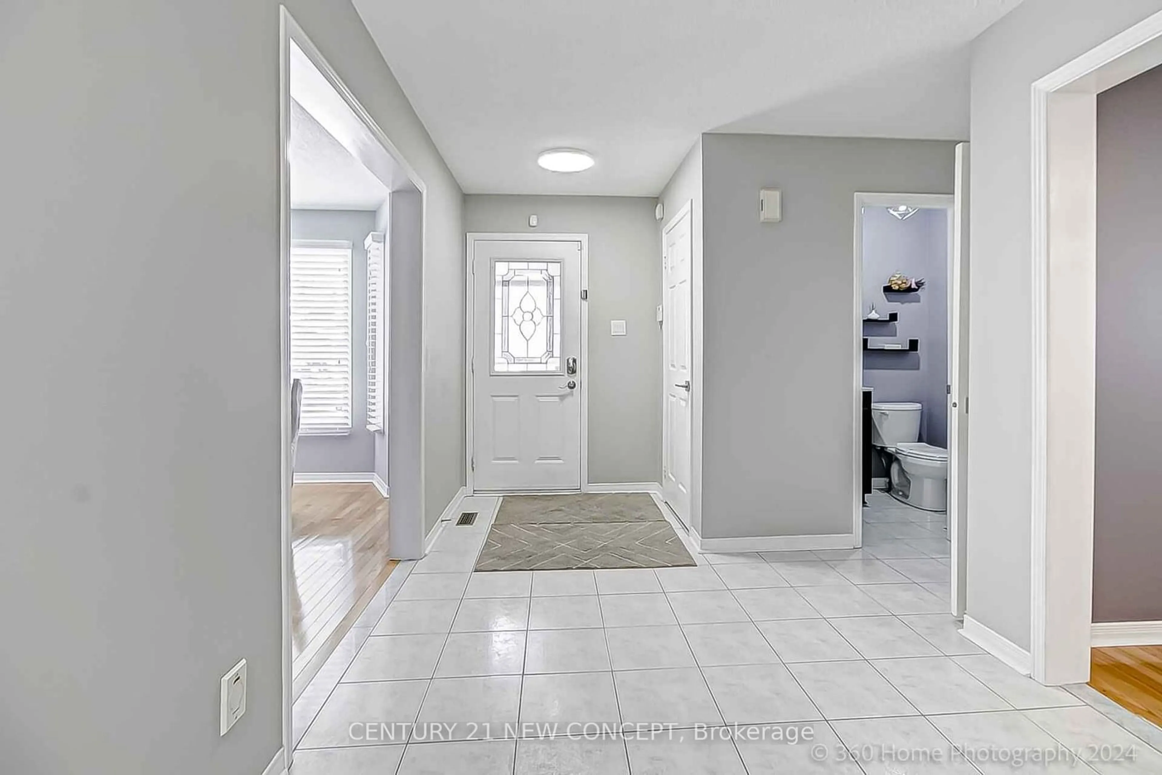 Indoor entryway for 1710 Village View Pl, Mississauga Ontario L5M 4A7