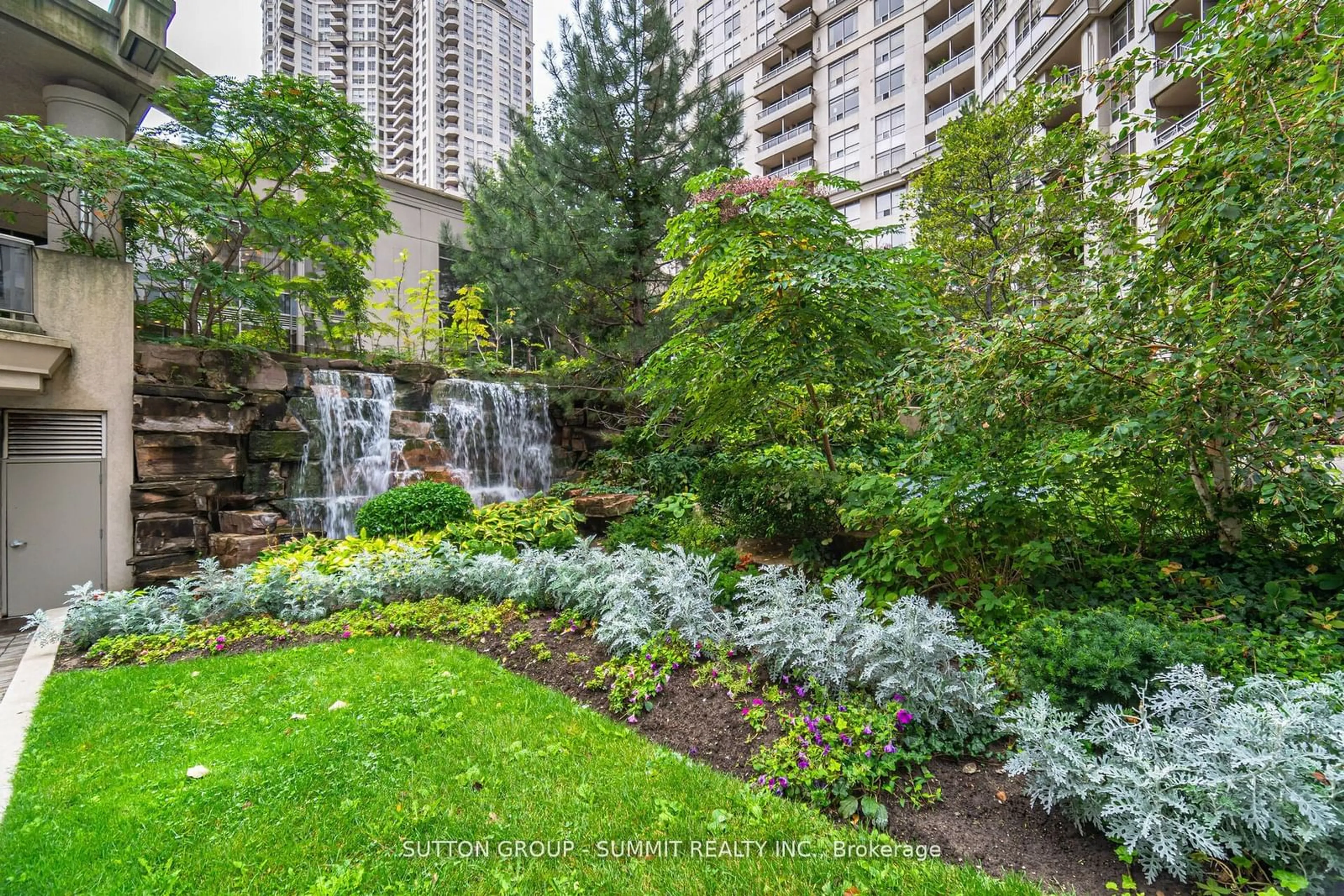 Patio, water/lake/river/ocean view for 3880 Duke Of York Blvd #409, Mississauga Ontario L5B 4M7