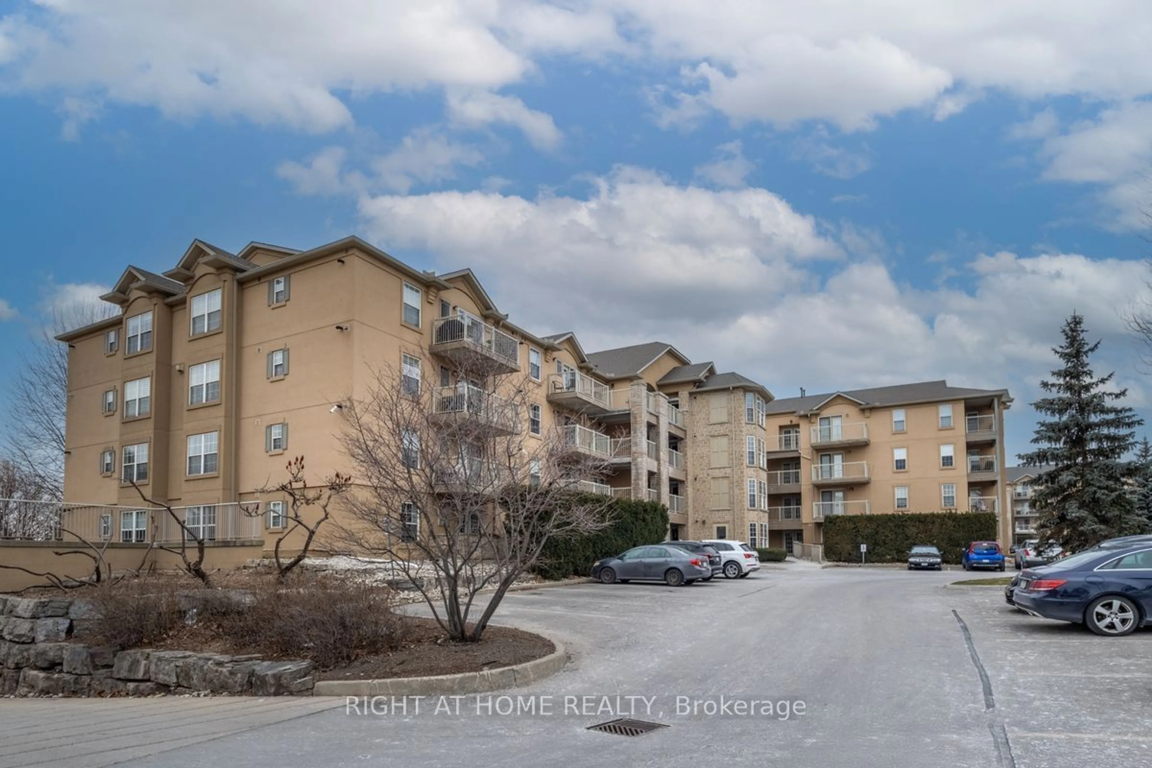 A pic from outside/outdoor area/front of a property/back of a property/a pic from drone, unknown for 1470 Bishops Gate #309, Oakville Ontario L6M 4N2