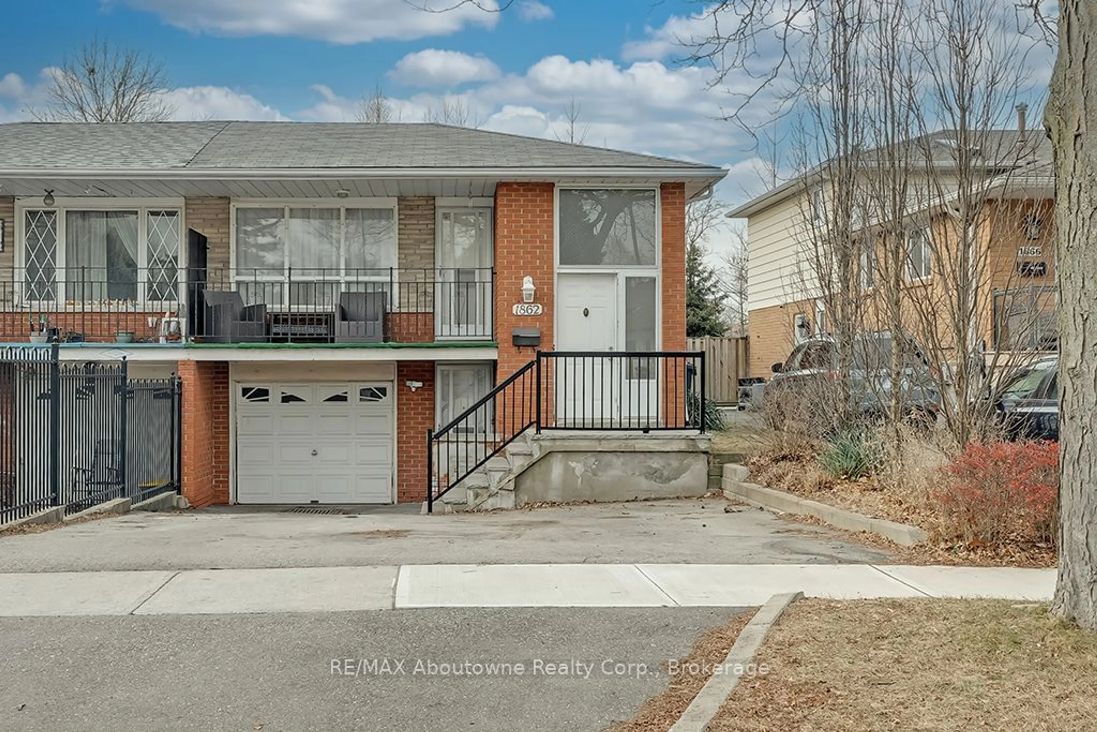 Home with brick exterior material, street for 1862 Bonnymede Dr, Mississauga Ontario L5J 1E1