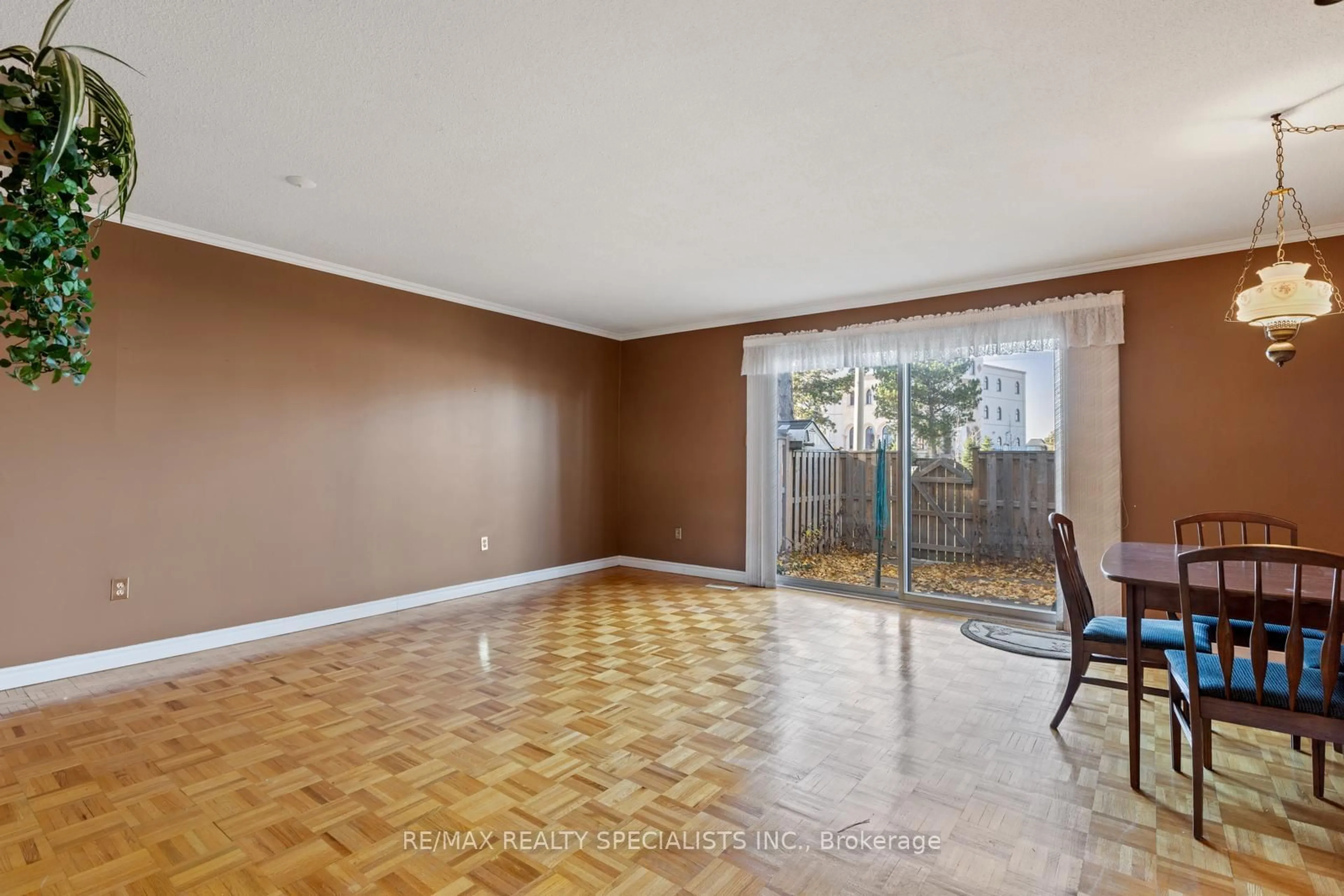 A pic of a room for 6650 Falconer Dr #44, Mississauga Ontario L5N 1B5