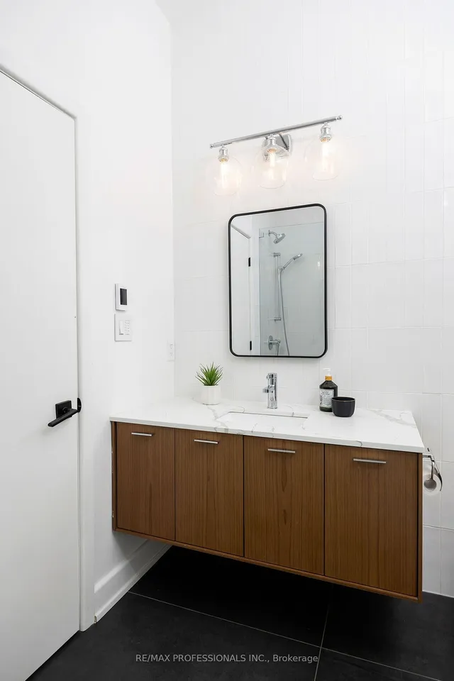 Additional image 8 of 235 Medland St Unit 207