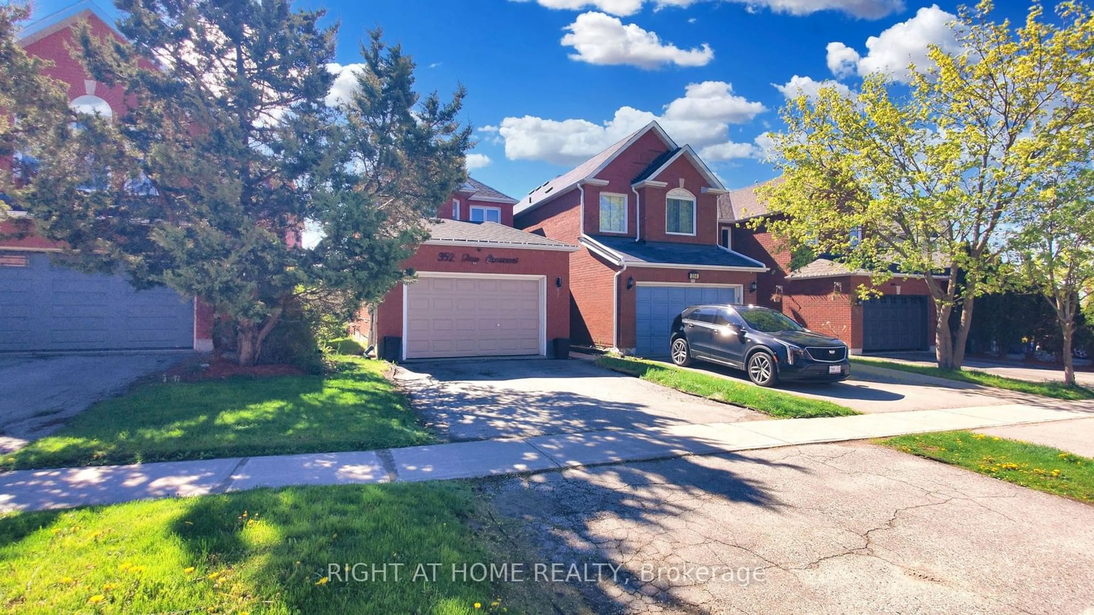 Unknown for 352 Jay Cres, Orangeville Ontario L9W 4Y7