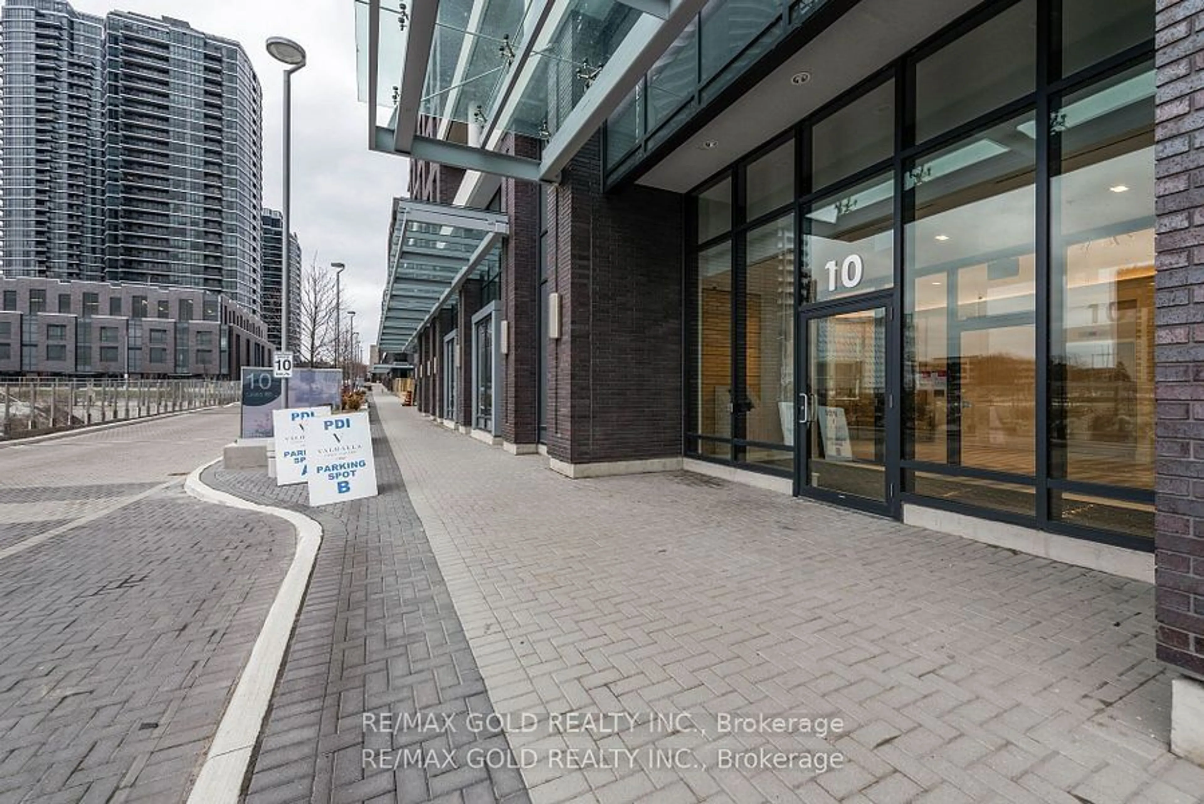 Patio, street for 10 Gibbs St #621, Toronto Ontario M9B 6L6