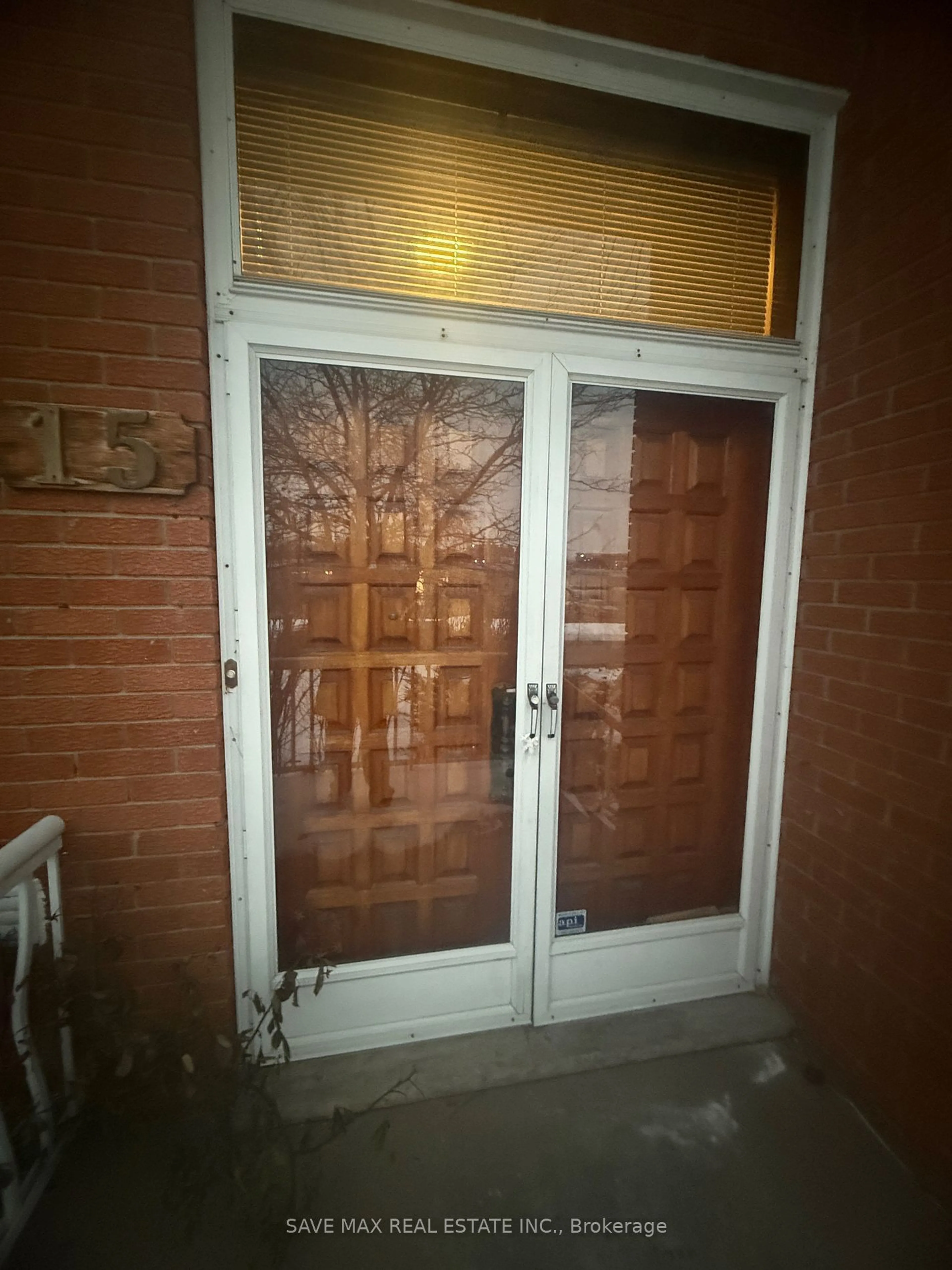 Unknown for 15 MEADOWLAND Gate, Brampton Ontario L6W 3N8