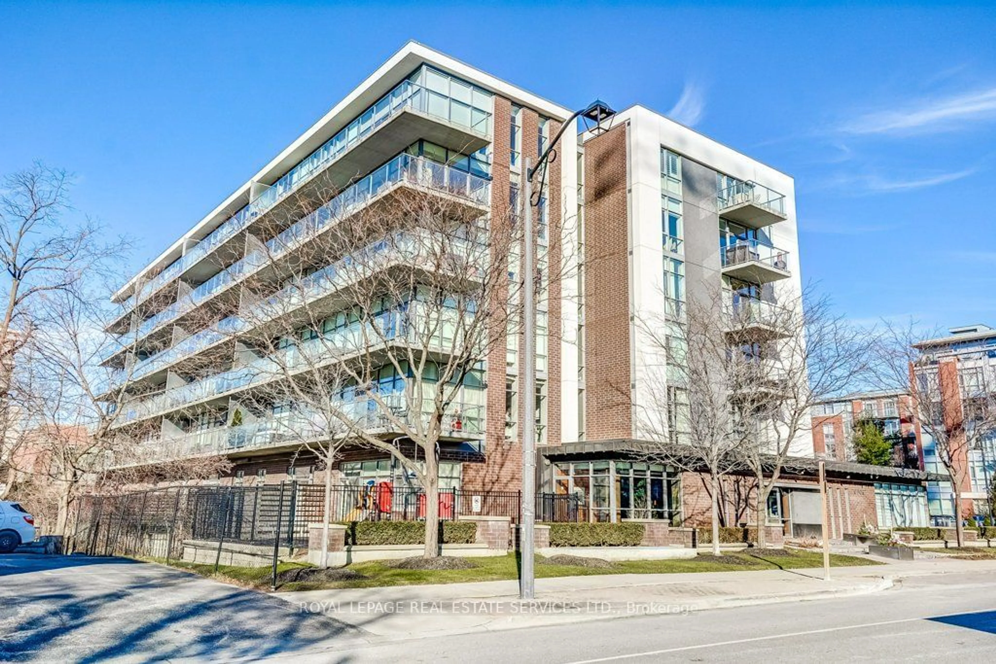 Unknown for 70 Port St #208, Mississauga Ontario L5G 4V8