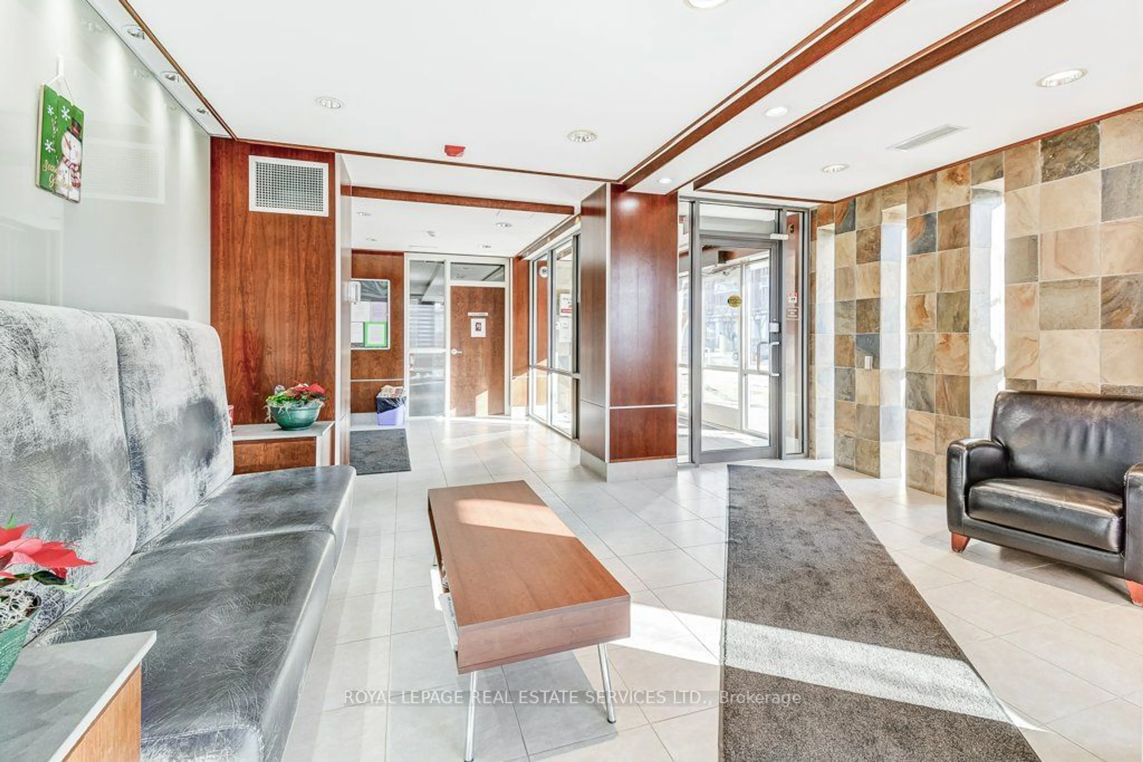 Lobby for 70 Port St #208, Mississauga Ontario L5G 4V8