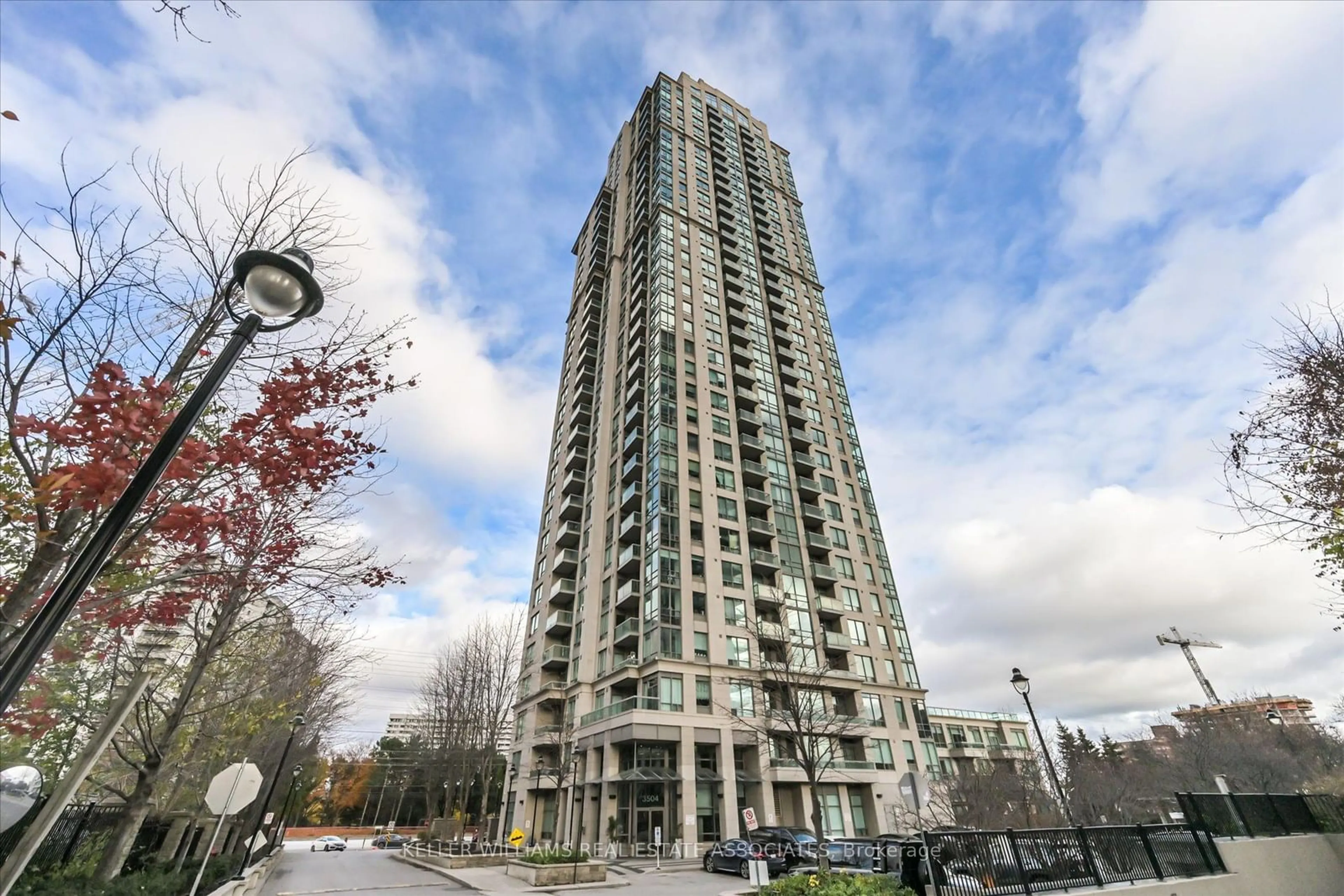 Patio, building for 3504 Hurontario St #305, Mississauga Ontario L5B 0B9