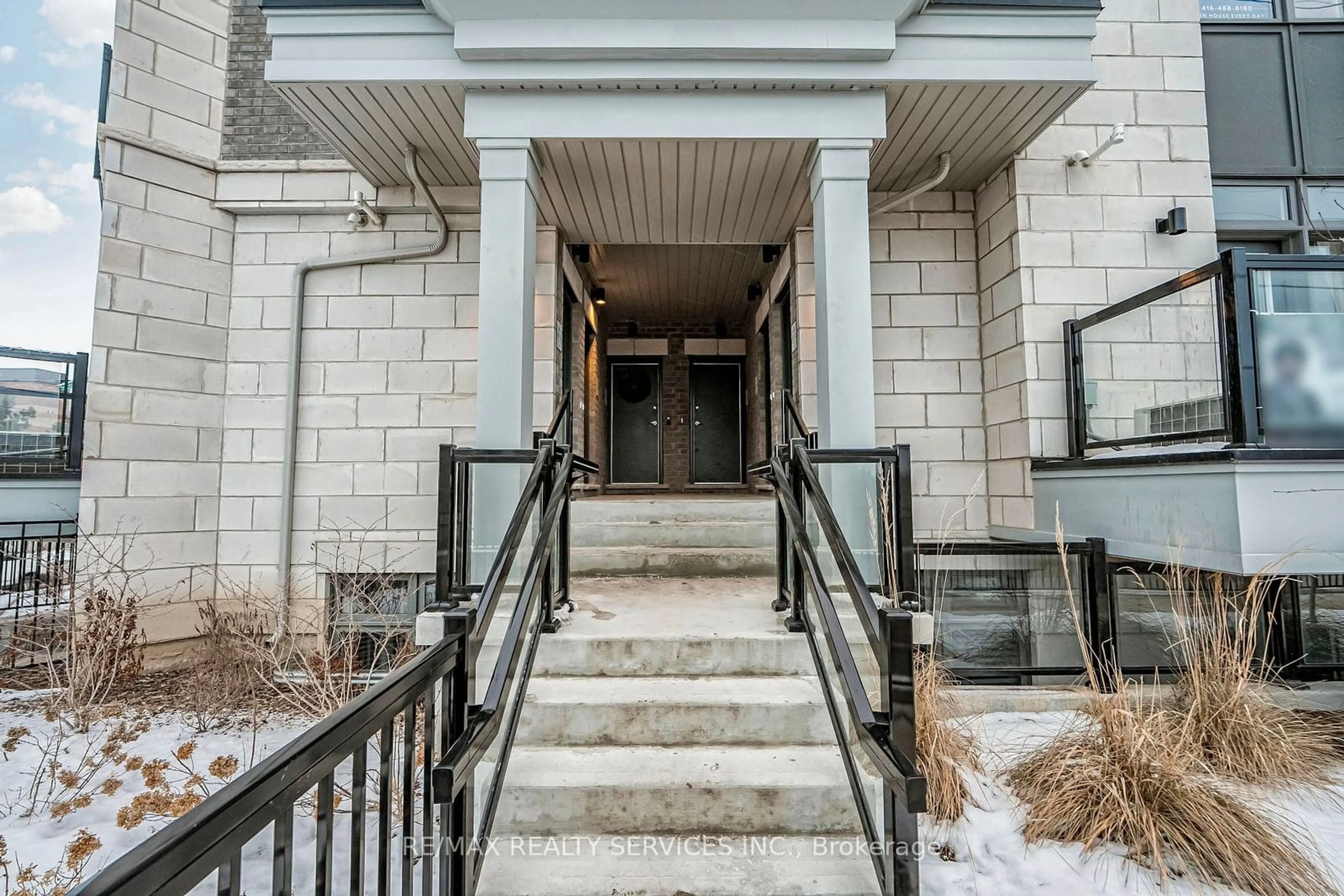 Indoor foyer for 20 Halliford Pl #108, Brampton Ontario L6P 0N5