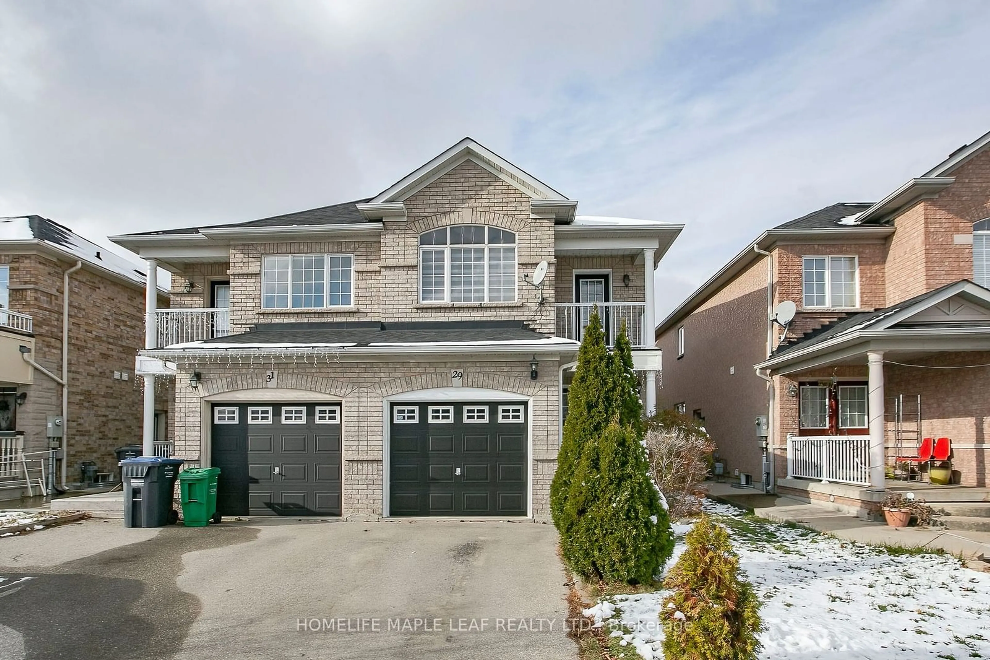 Home with brick exterior material, street for 29 Dewridge Crt, Brampton Ontario L6R 3C1