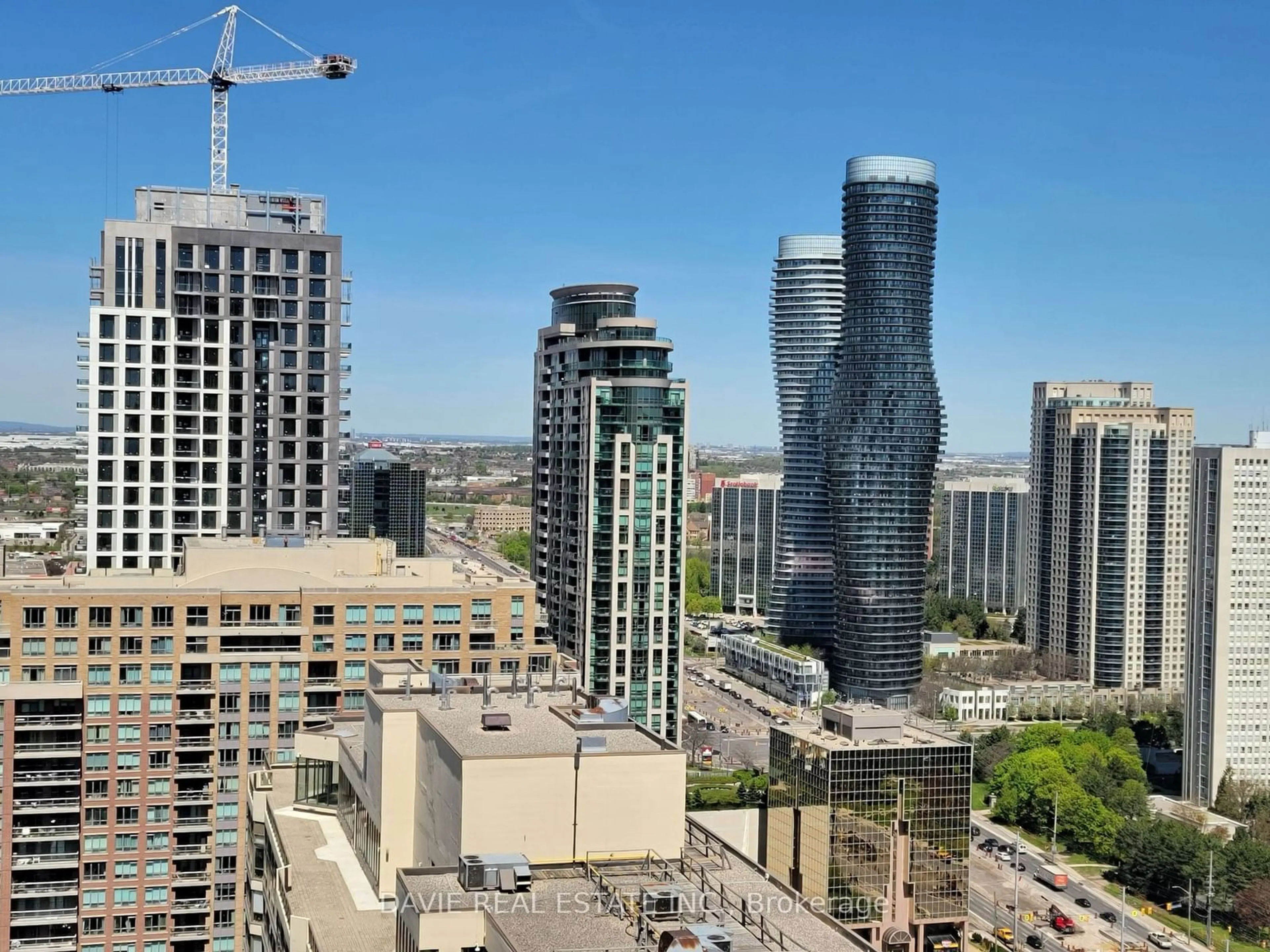 A pic from outside/outdoor area/front of a property/back of a property/a pic from drone, city buildings view from balcony for 36 Elm Dr #2909, Mississauga Ontario L5B 0N3