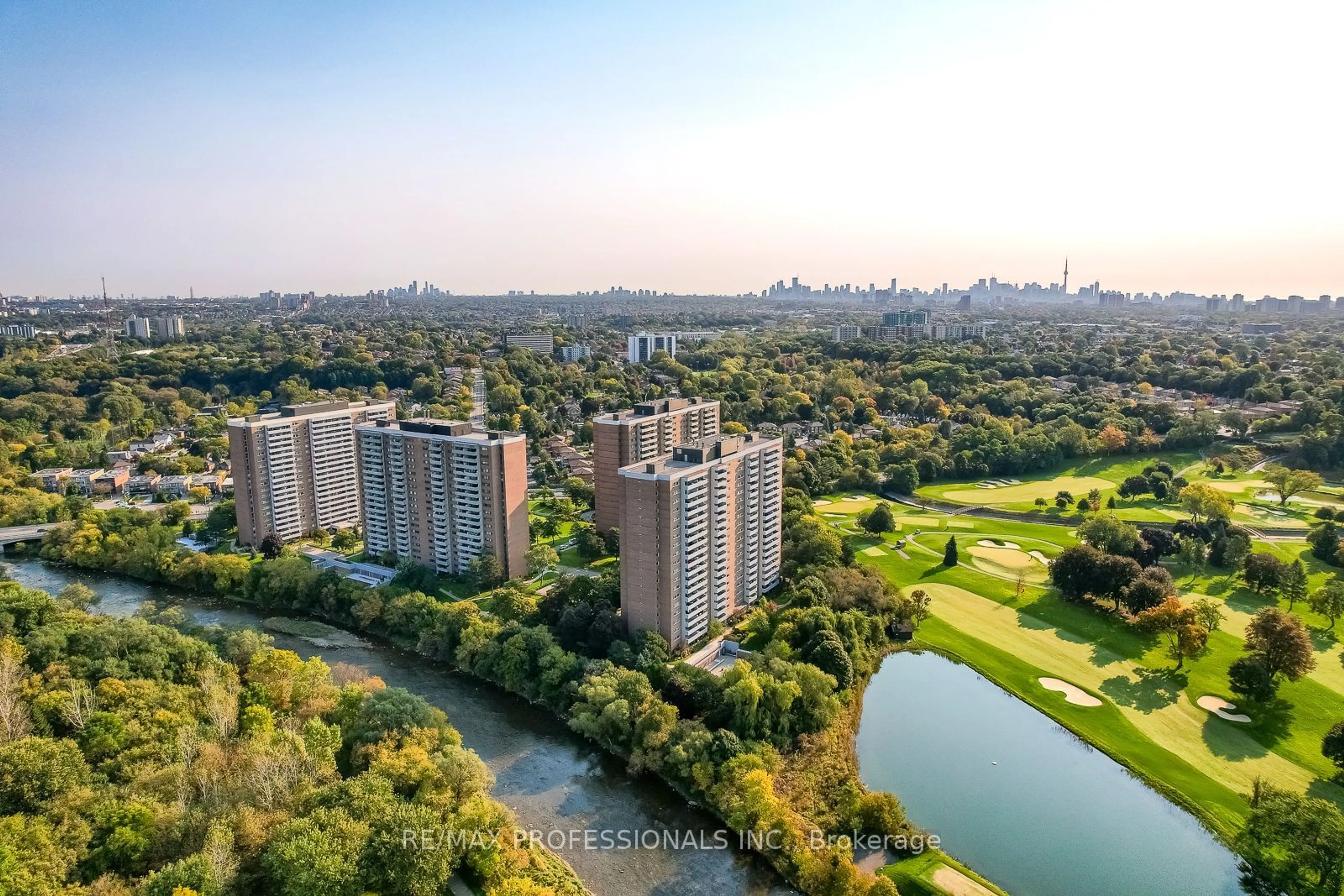 A pic from outside/outdoor area/front of a property/back of a property/a pic from drone, city buildings view from balcony for 240 Scarlett Rd #604, Toronto Ontario M6N 4X4