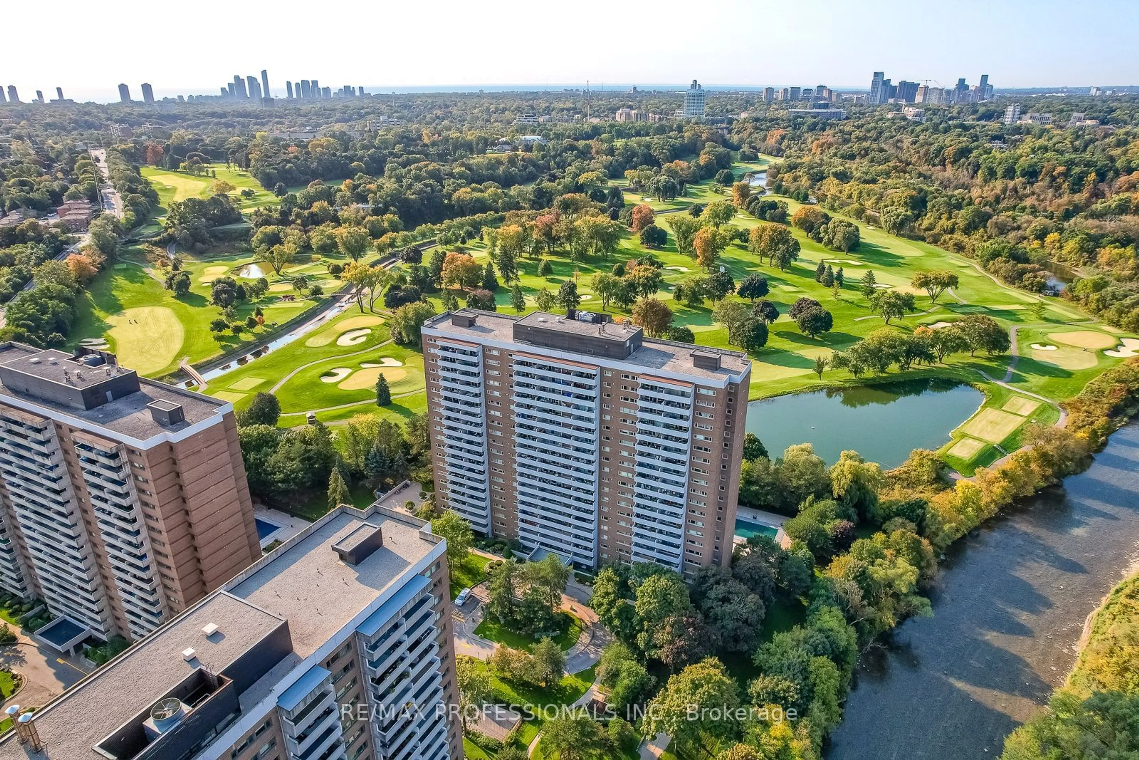 A pic from outside/outdoor area/front of a property/back of a property/a pic from drone, city buildings view from balcony for 240 Scarlett Rd #604, Toronto Ontario M6N 4X4