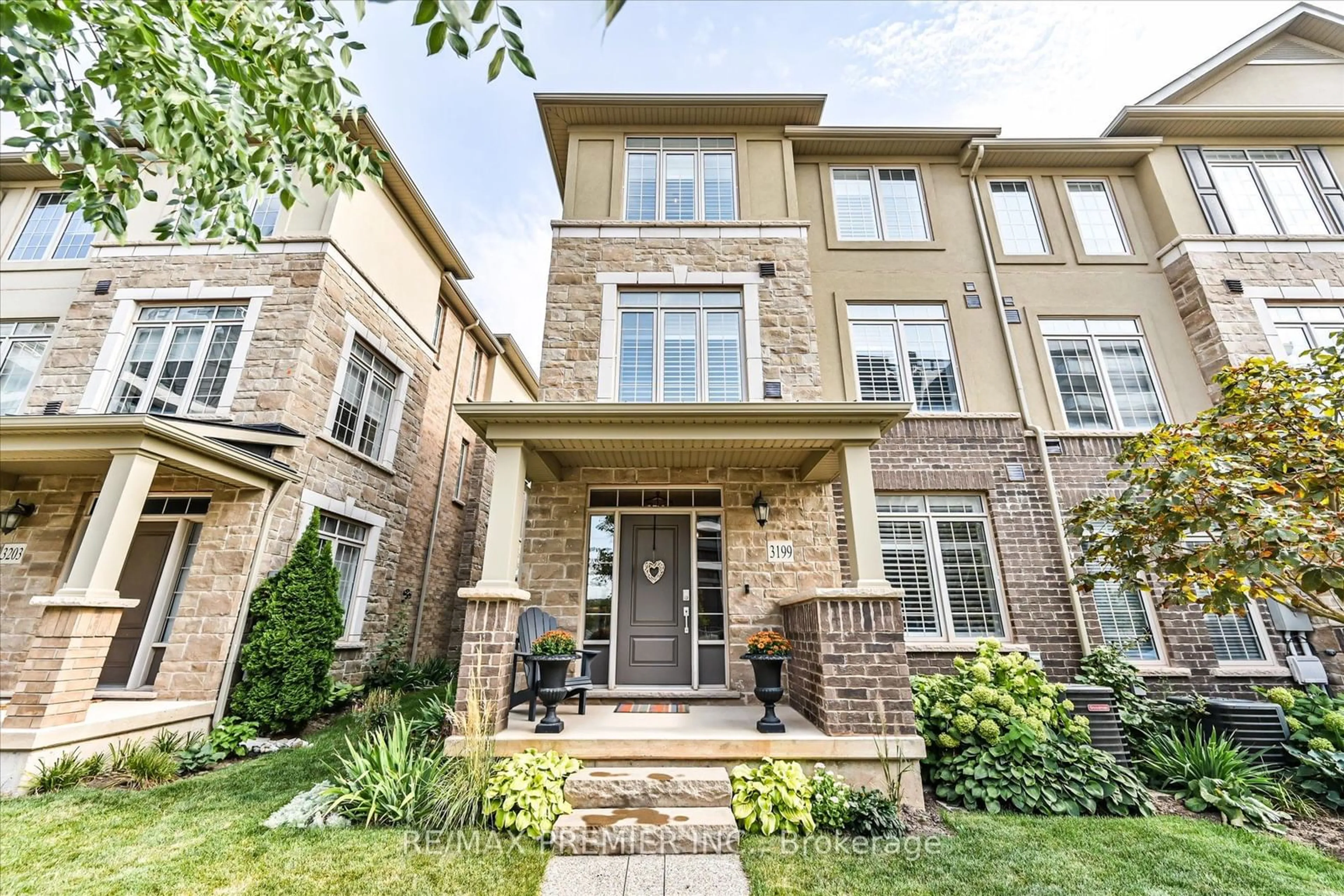 Home with brick exterior material, street for 3199 William Coltson Ave, Oakville Ontario L6H 0W9