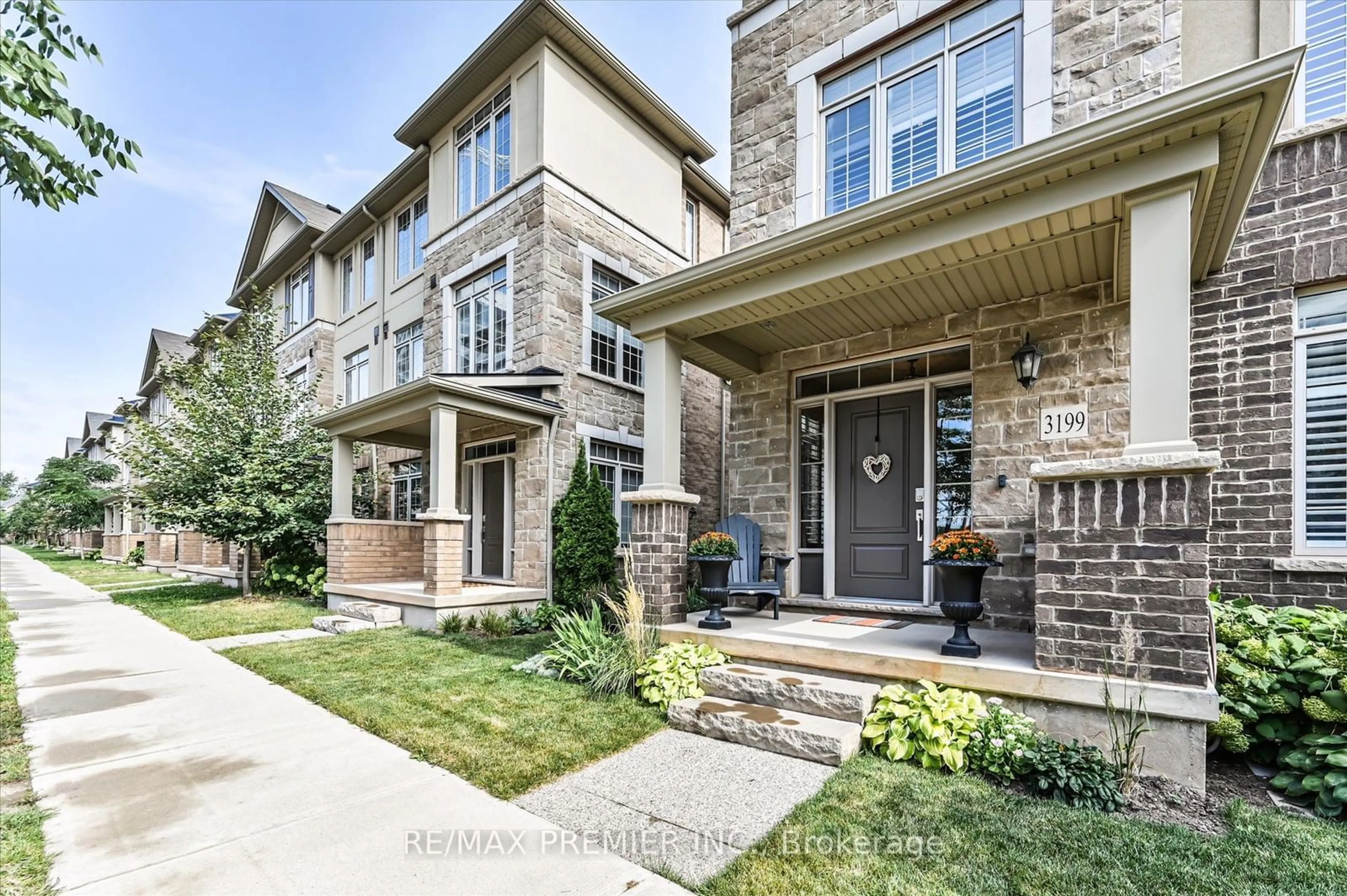 Home with brick exterior material, street for 3199 William Coltson Ave, Oakville Ontario L6H 0W9