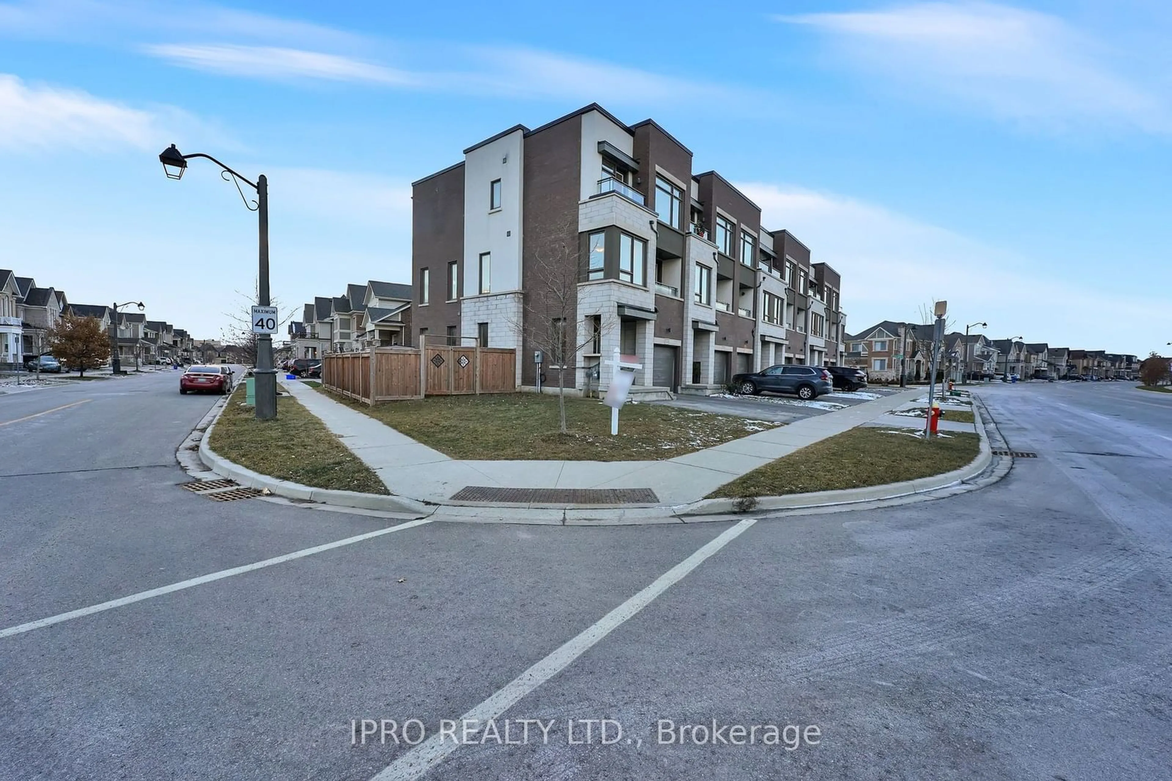 A pic from outside/outdoor area/front of a property/back of a property/a pic from drone, street for 3110 Ernest Appelbe Blvd, Oakville Ontario L6H 0M8