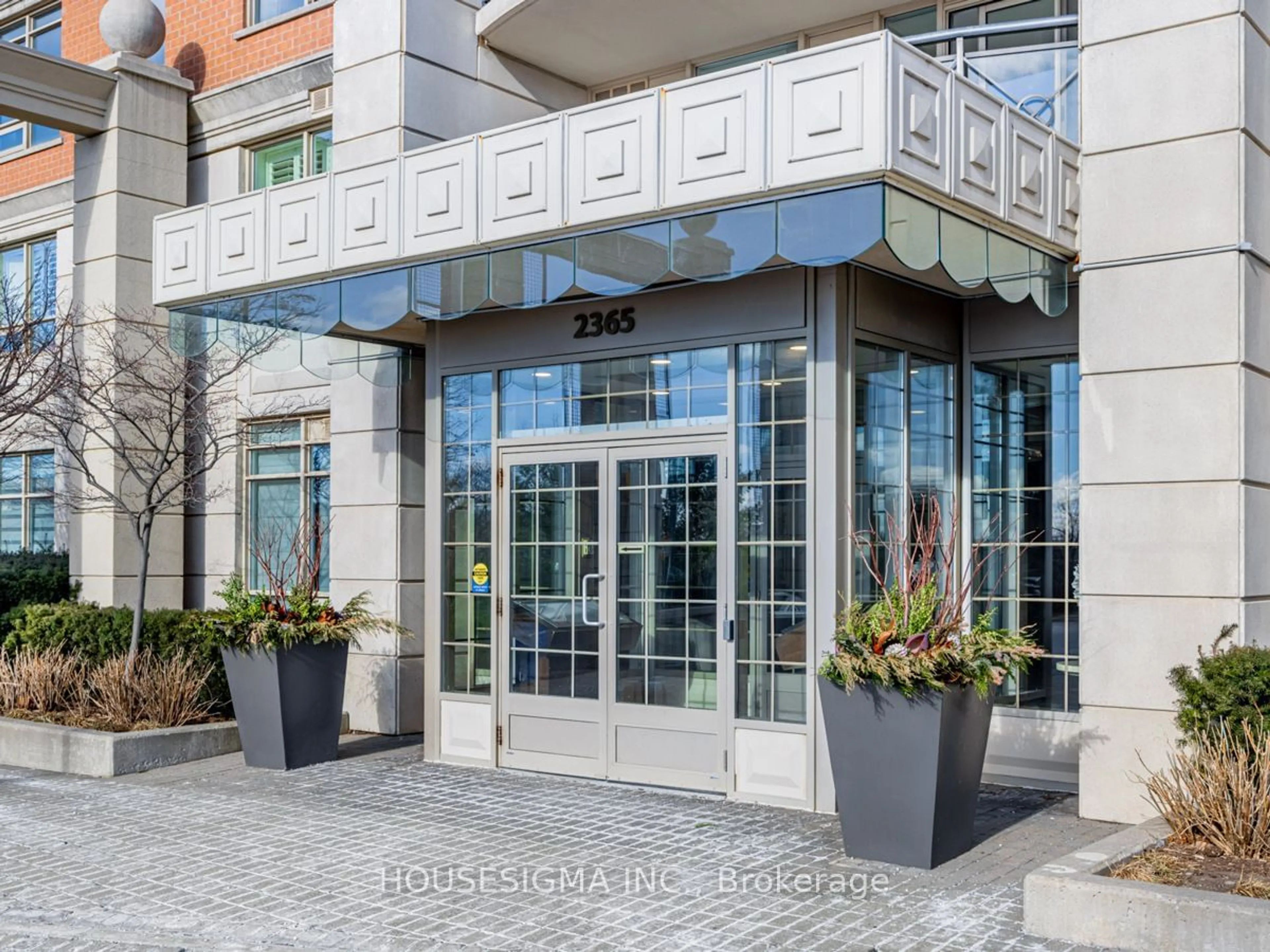 Indoor foyer for 2365 Central Park Dr #210, Oakville Ontario L6H 0C7