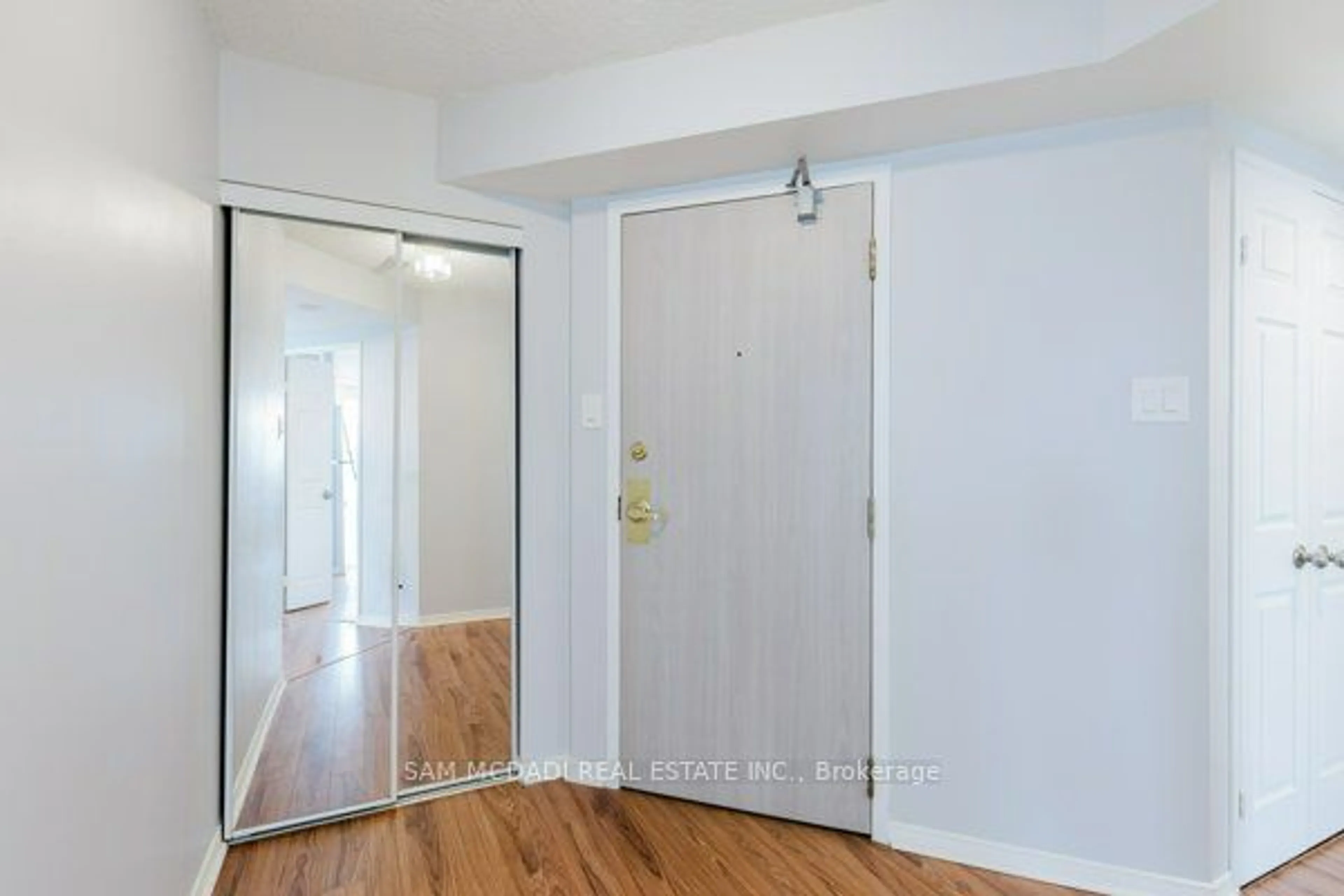 A pic of a room for 2177 Burnhamthorpe Rd #1309, Mississauga Ontario L5L 5P9